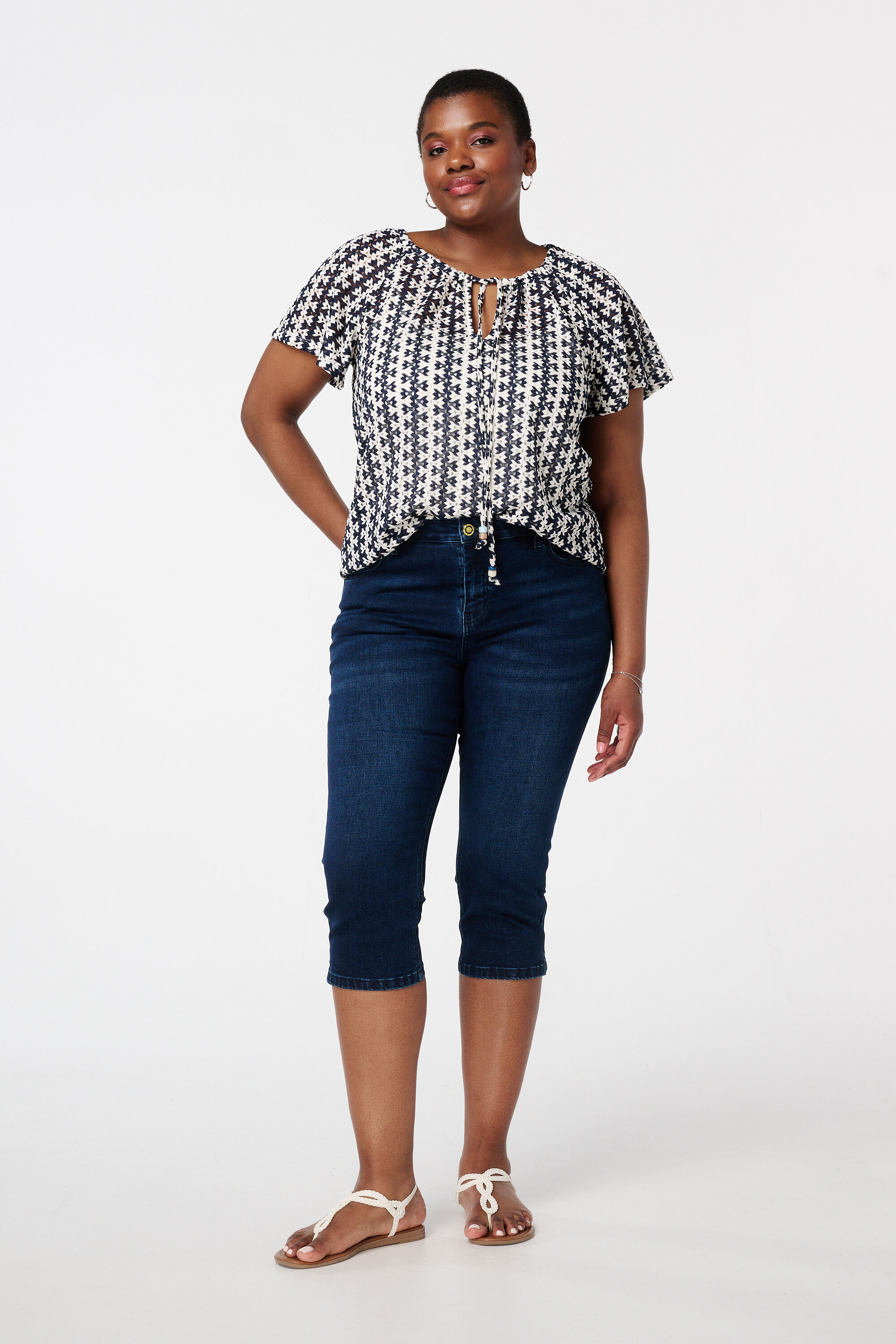 Top met keyhole detail image number 5