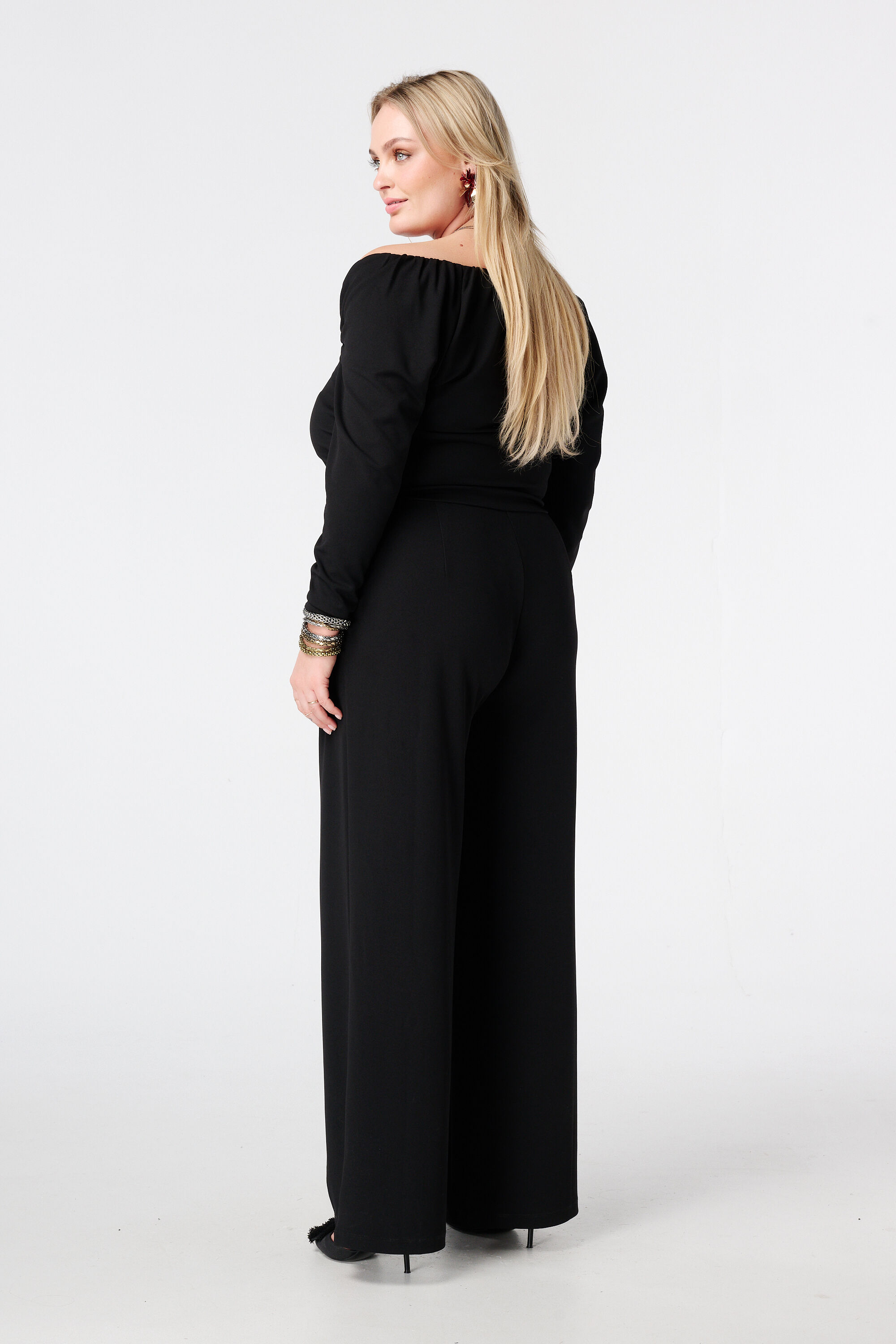 Off-shoulder jumpsuit met wide fit image number 3