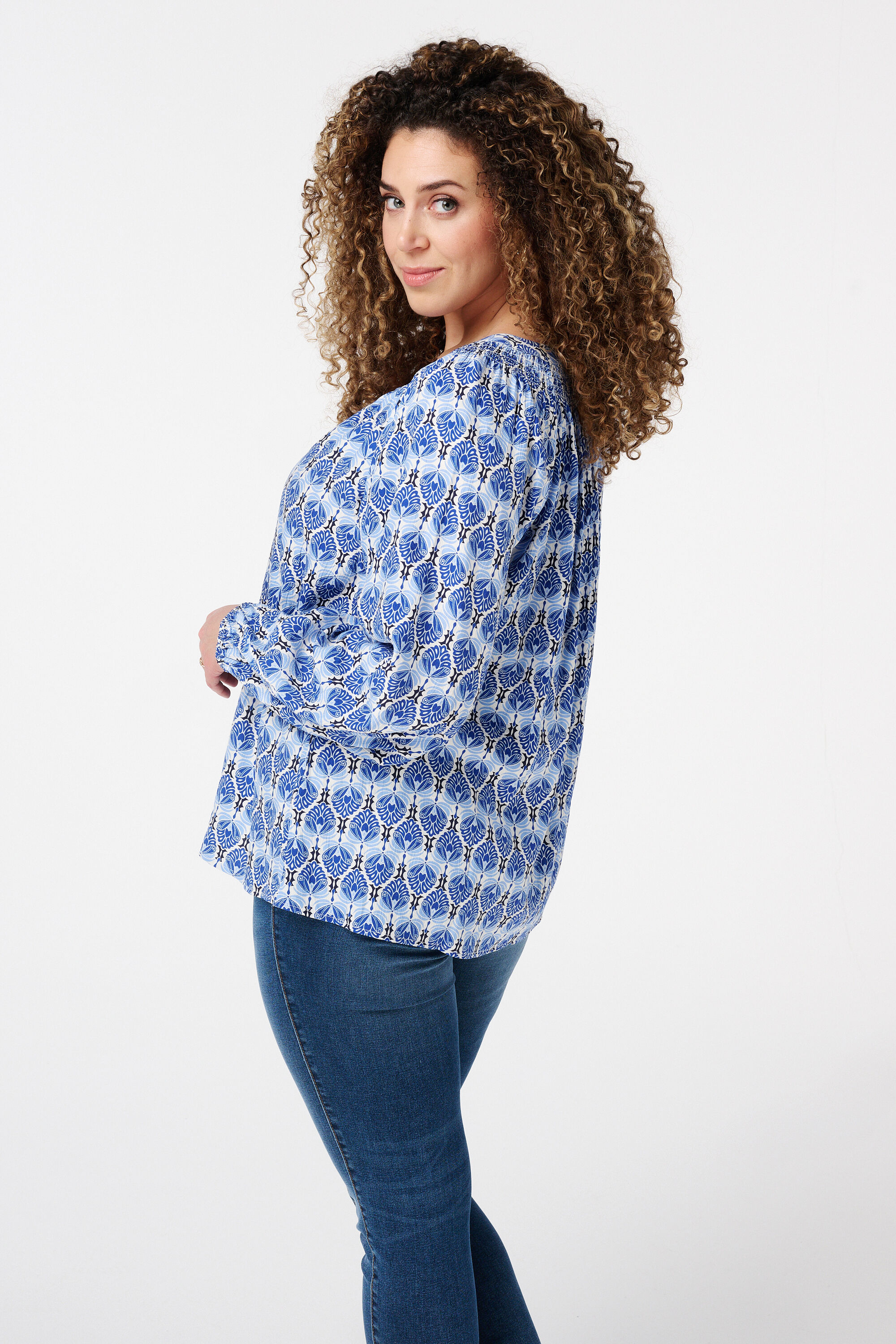 Blouse met smock en print image number 3