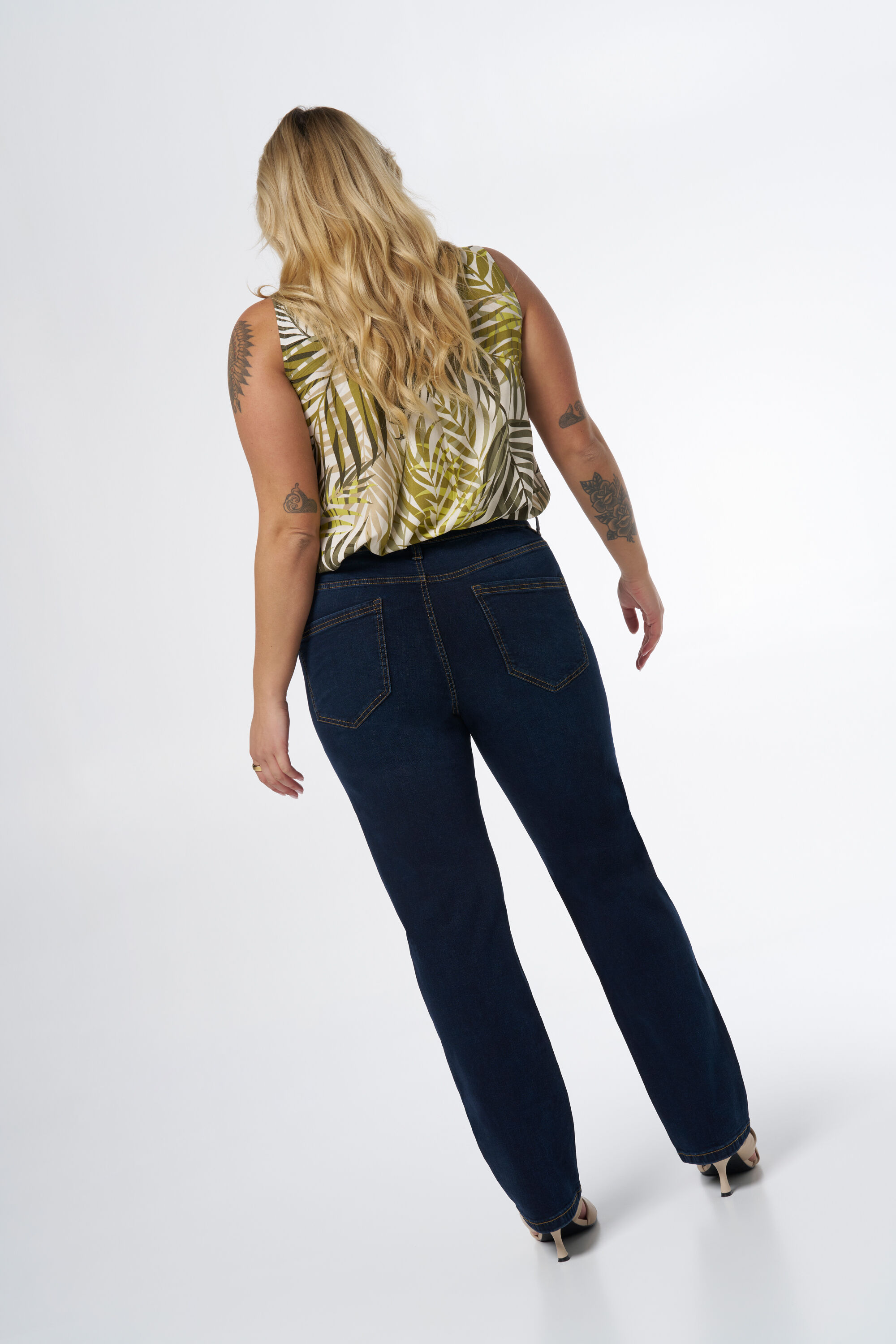 Straight leg jeans LILY image number 3