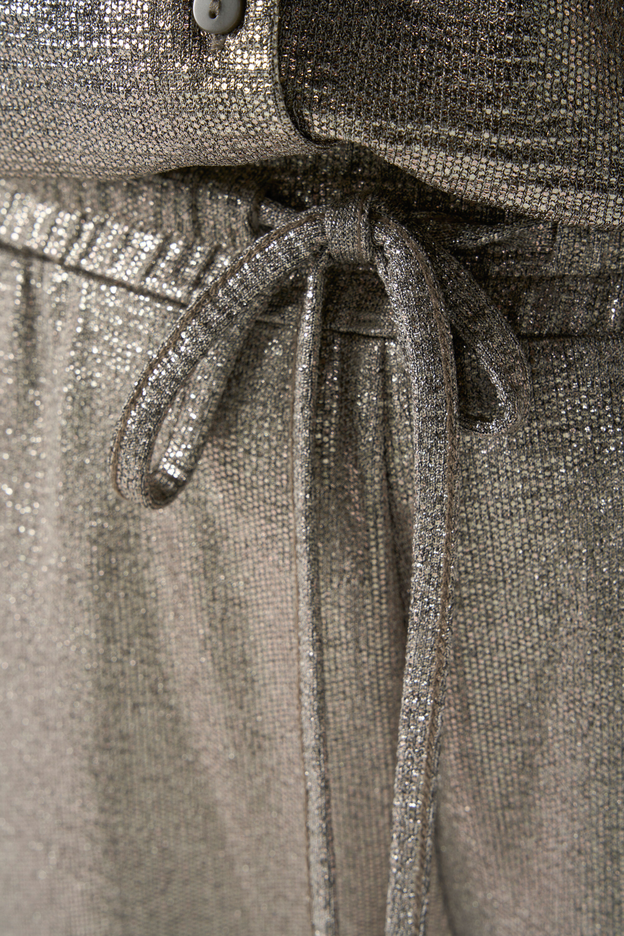 Broek met wijde pijpen en een glimmende stof image number 4