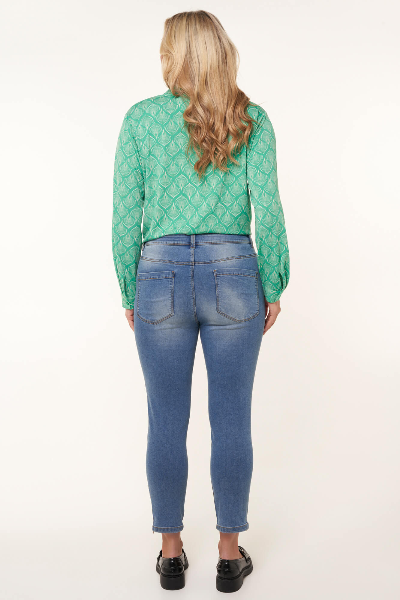 Slim leg Jeans image number 4