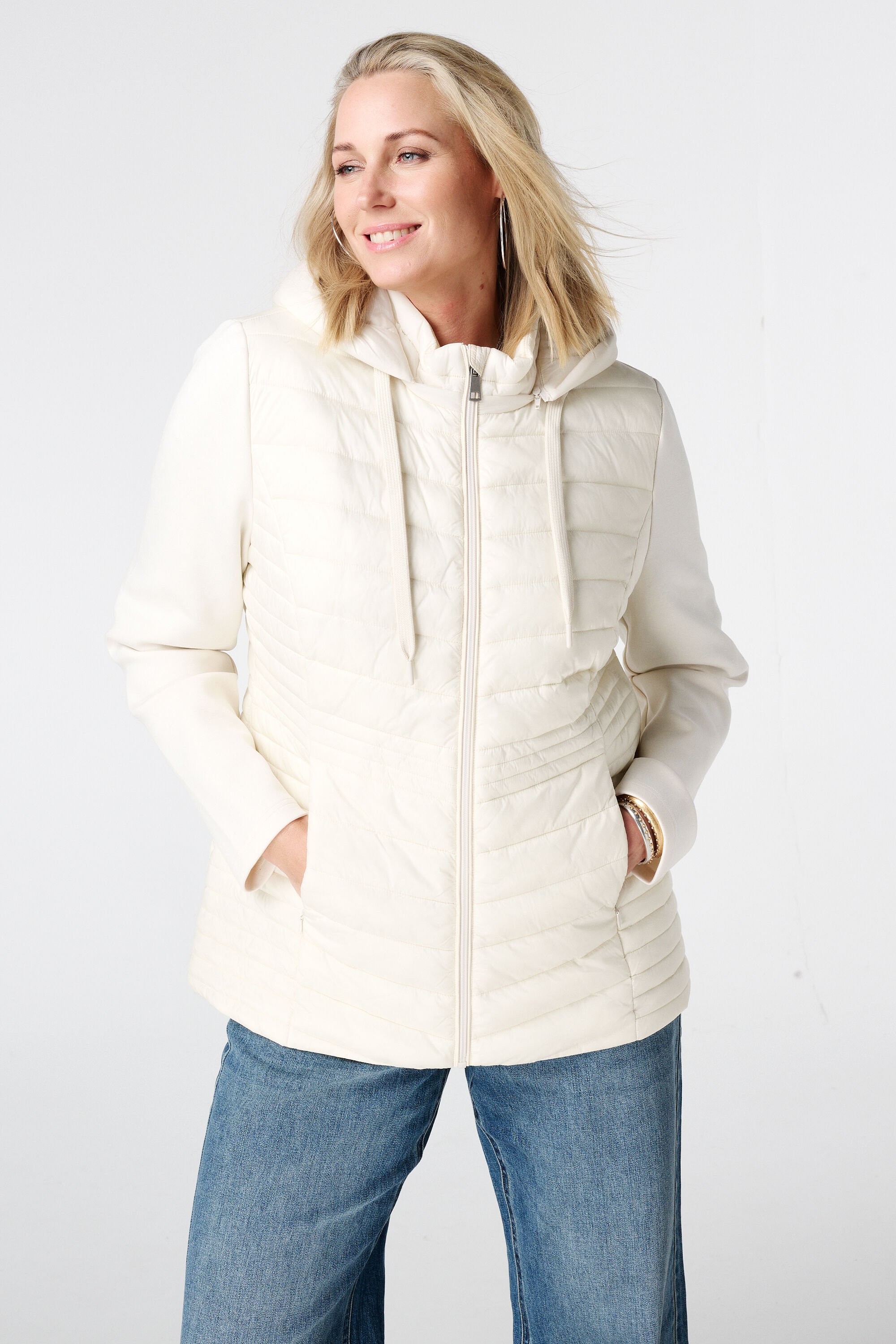 Gewatteerde jas met stoffen mouwen