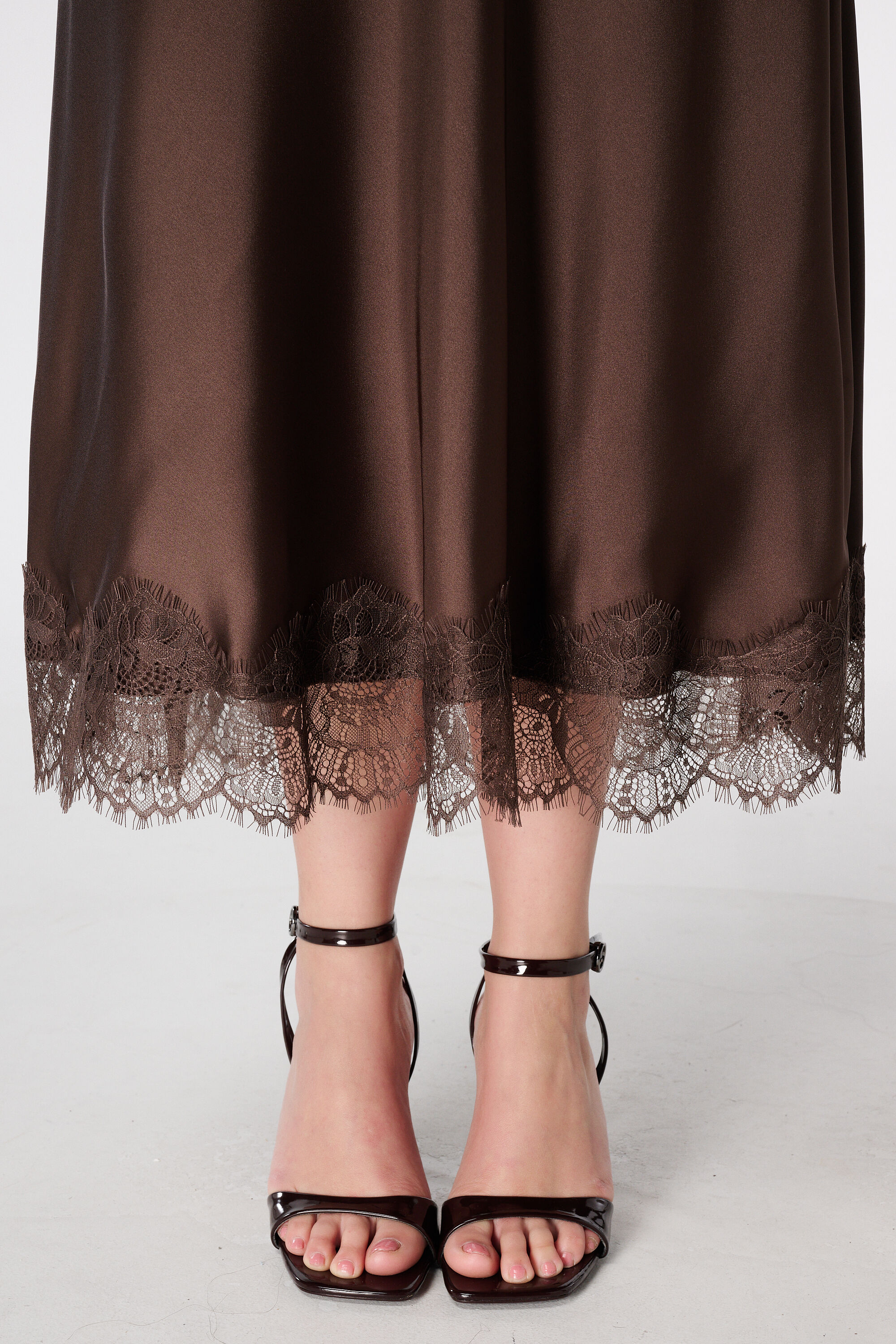 Satijnen rok met kant detail image number 4