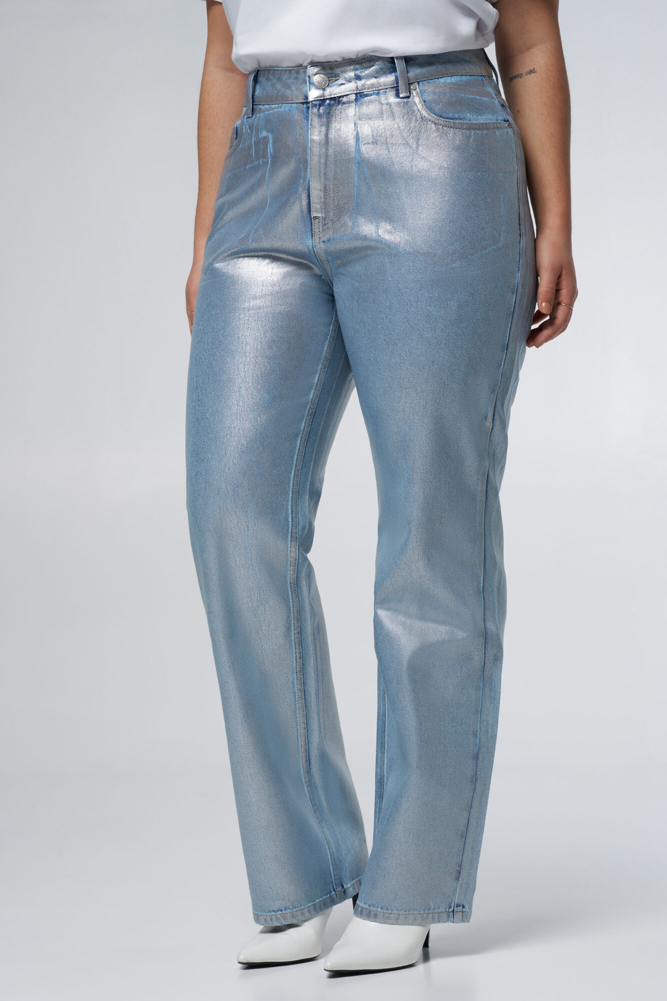 Metallic straight leg jeans image number 5