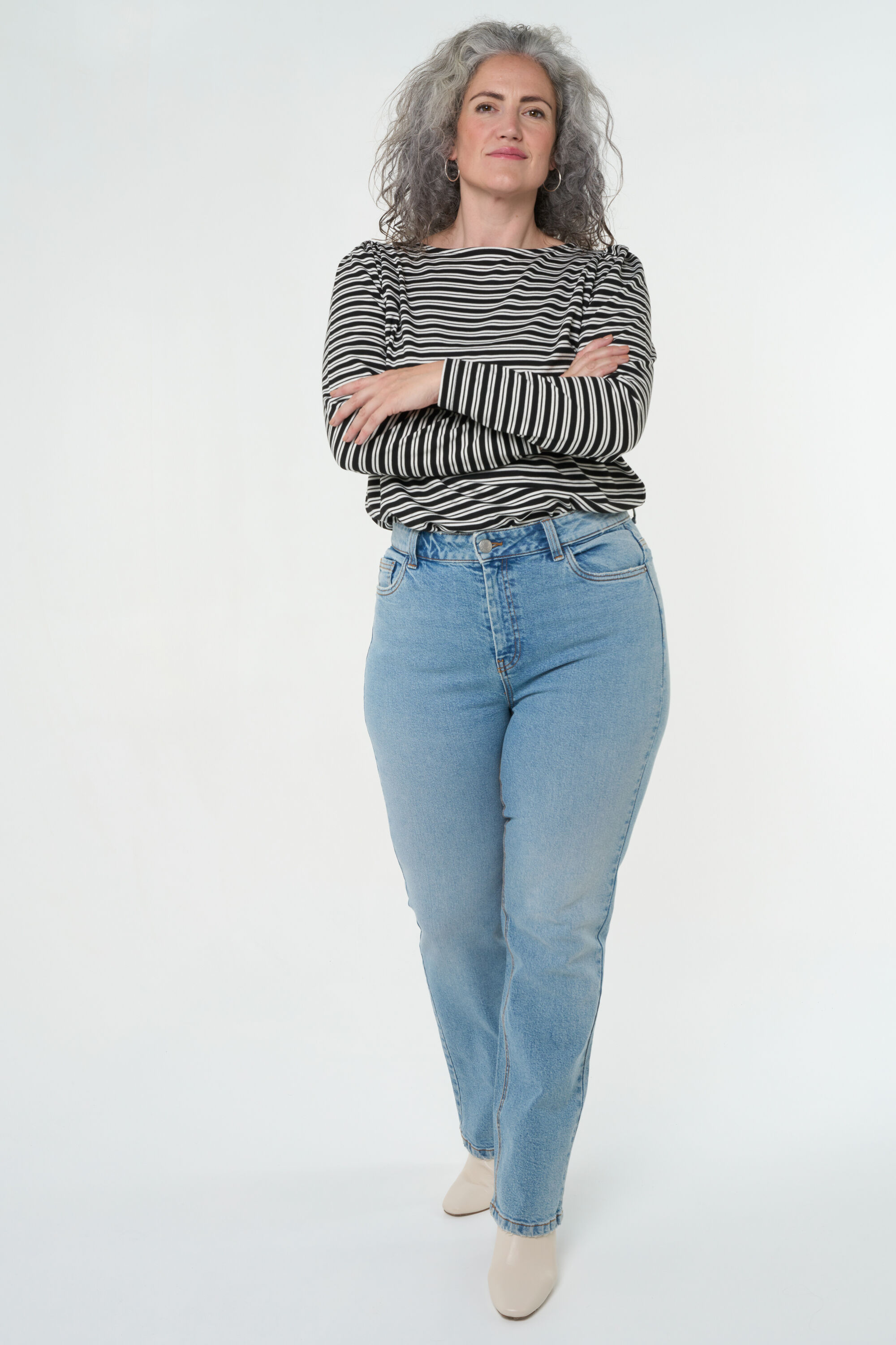 Loose straight jeans image number 6