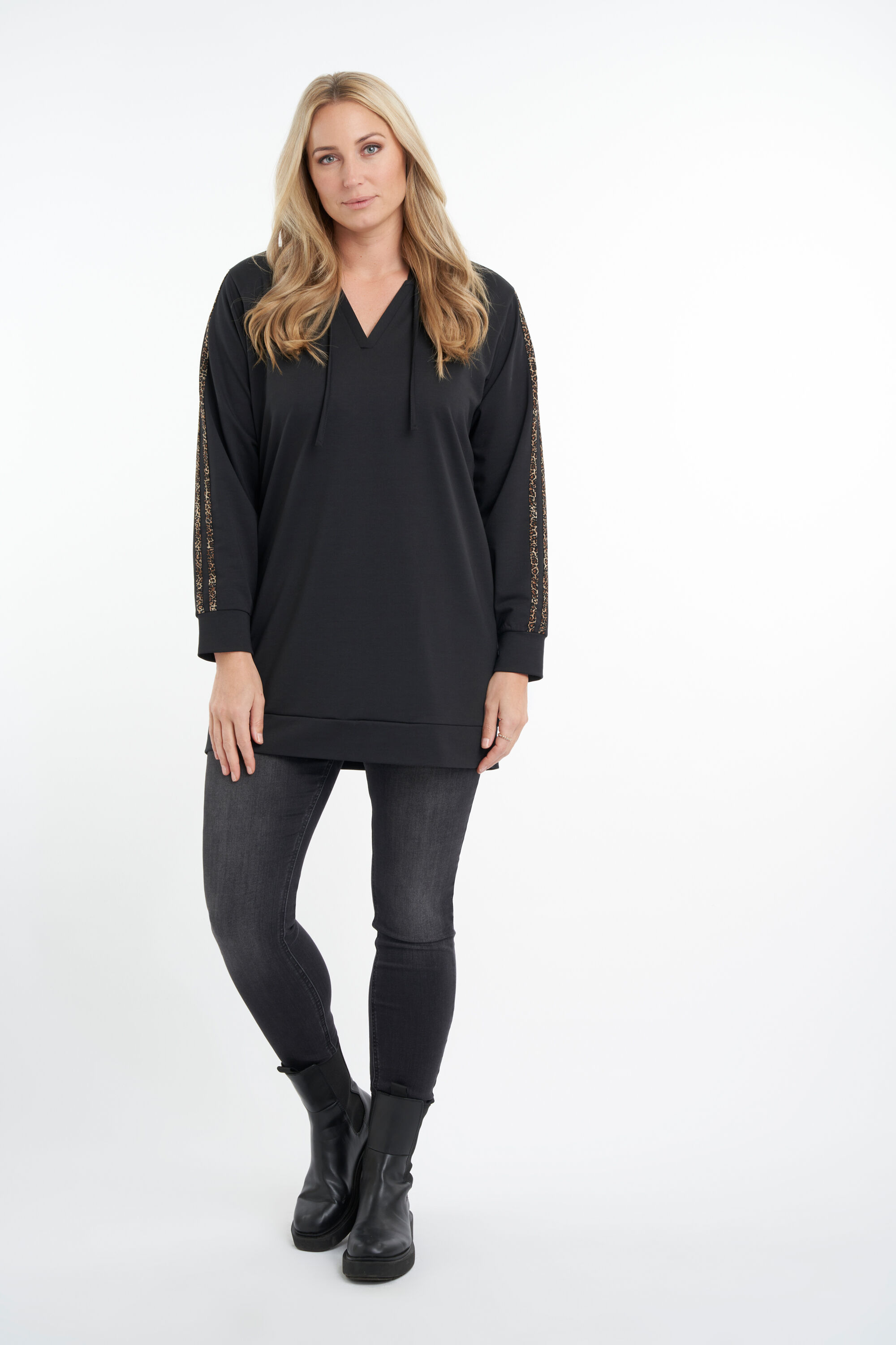 Sweater met panterprint details image number 5