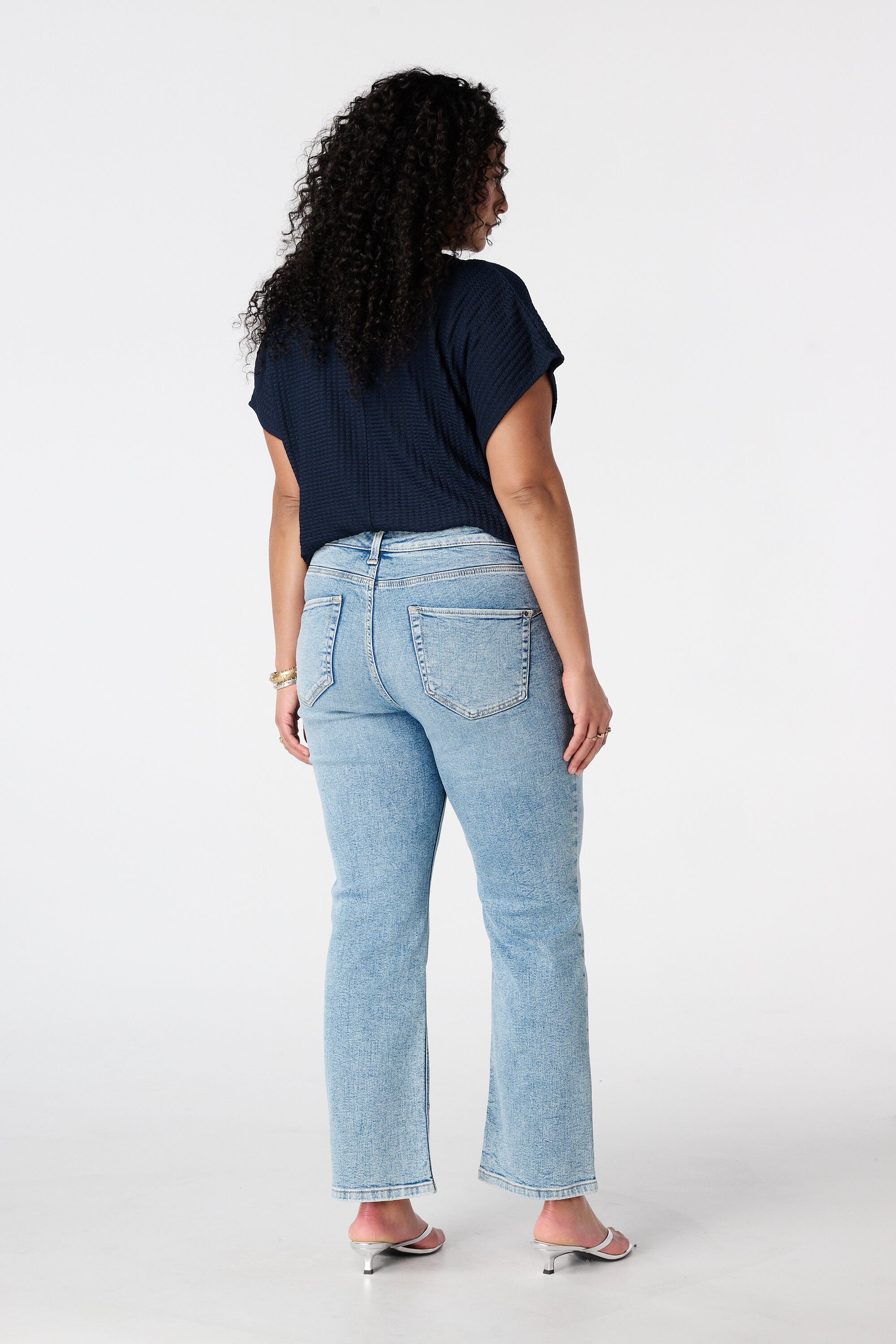 Straight leg jeans met mid waist image number 3