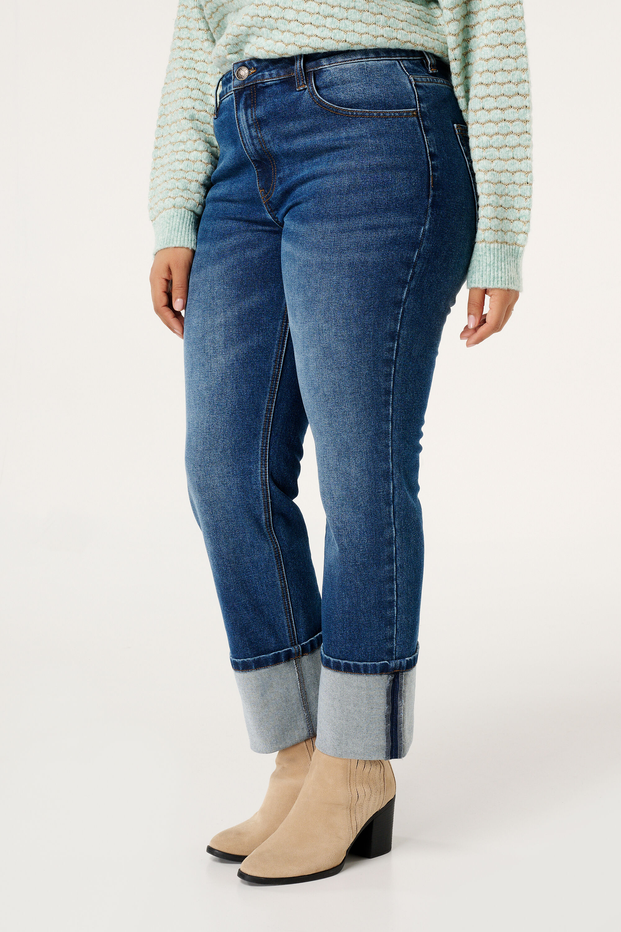 Jeans met rechte pijpen en omslag image number 5