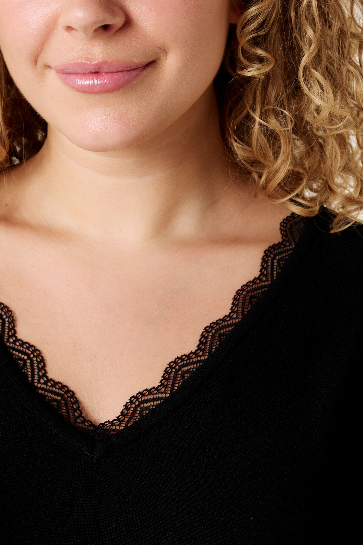 Trui met kanten details image number 4