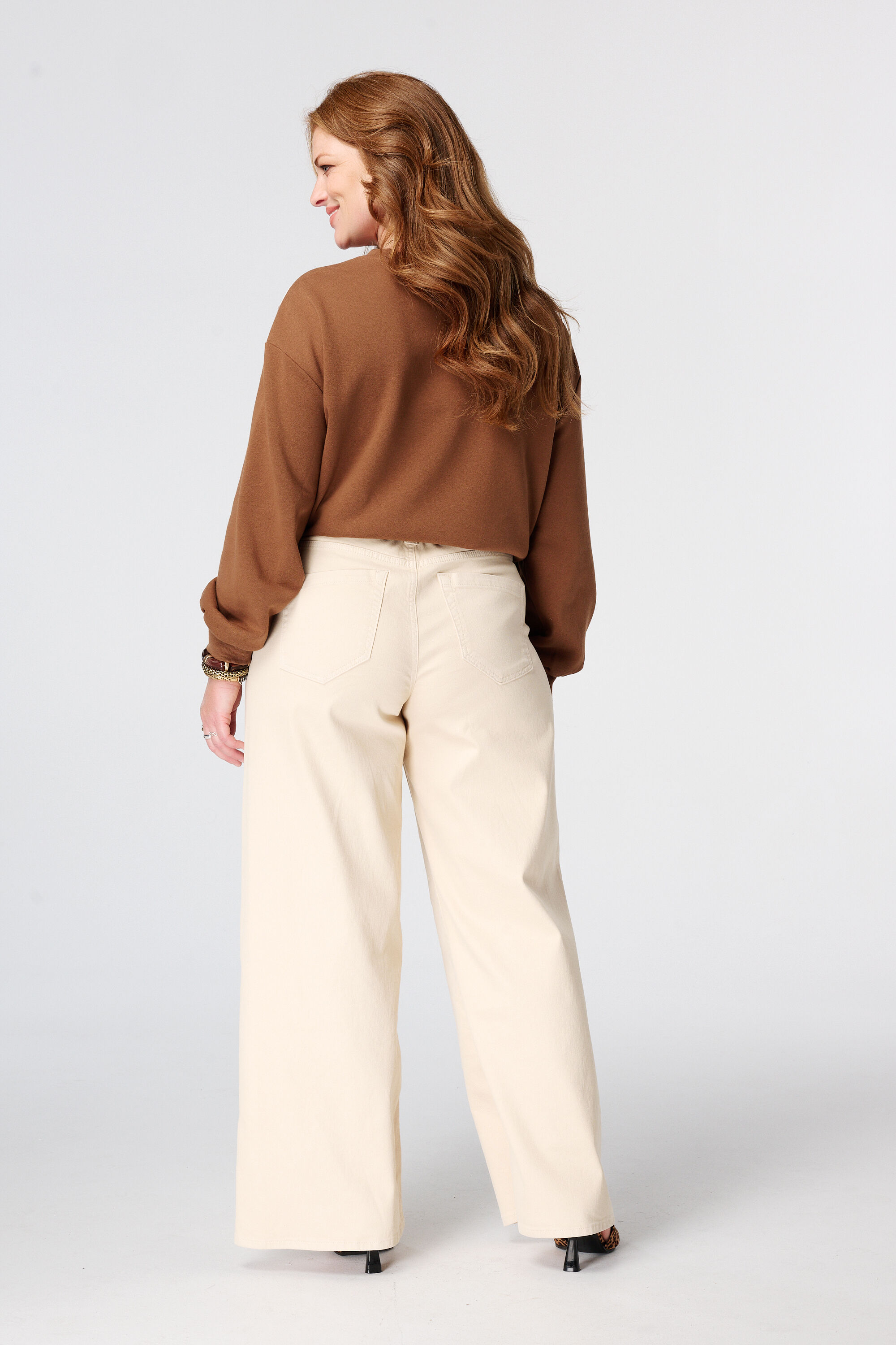 Wide leg jeans met strikkoord image number 3