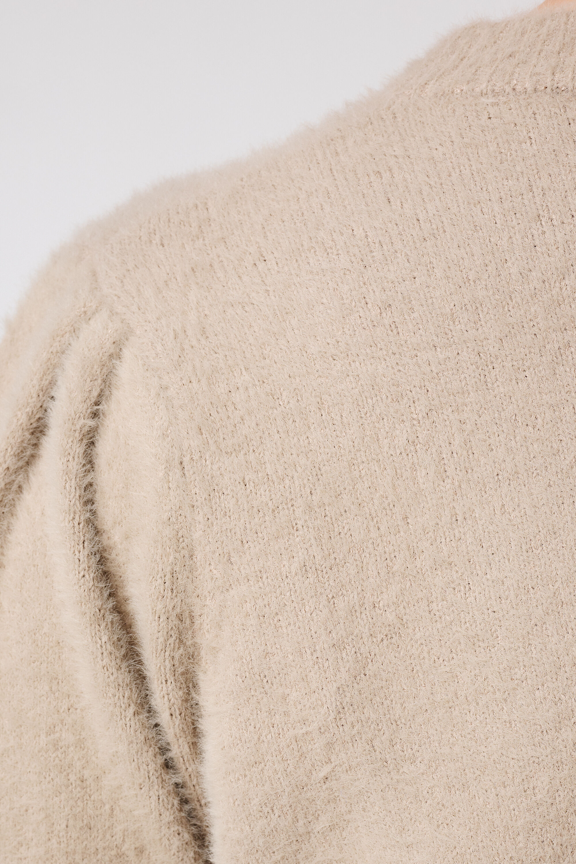 Gebreide trui van zachte garen image number 6