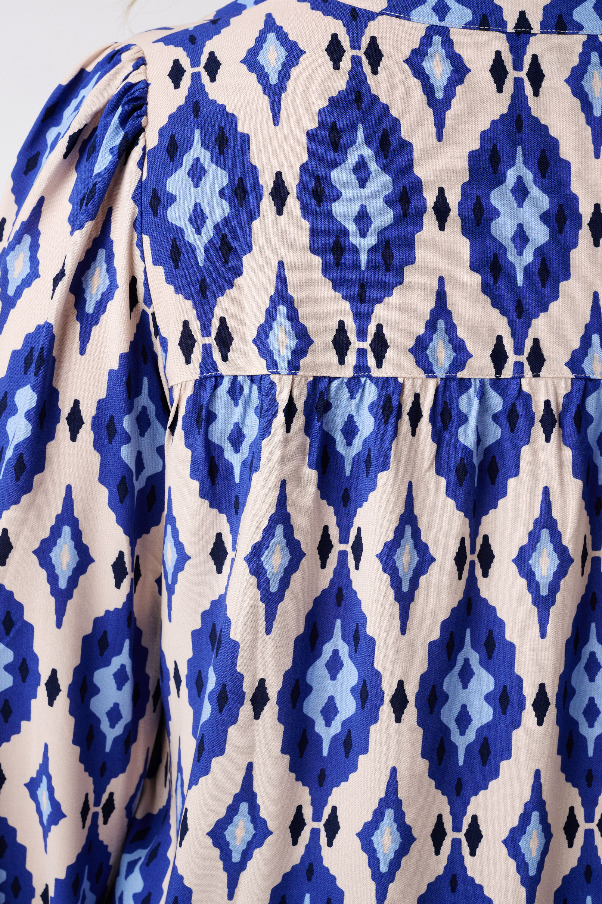 Blouse met print en klosjes image number 6