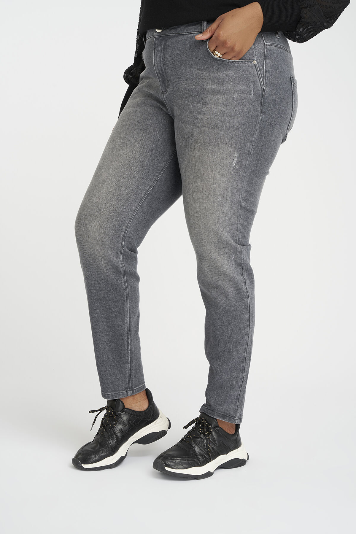 Jeans met distressed detail image number 4