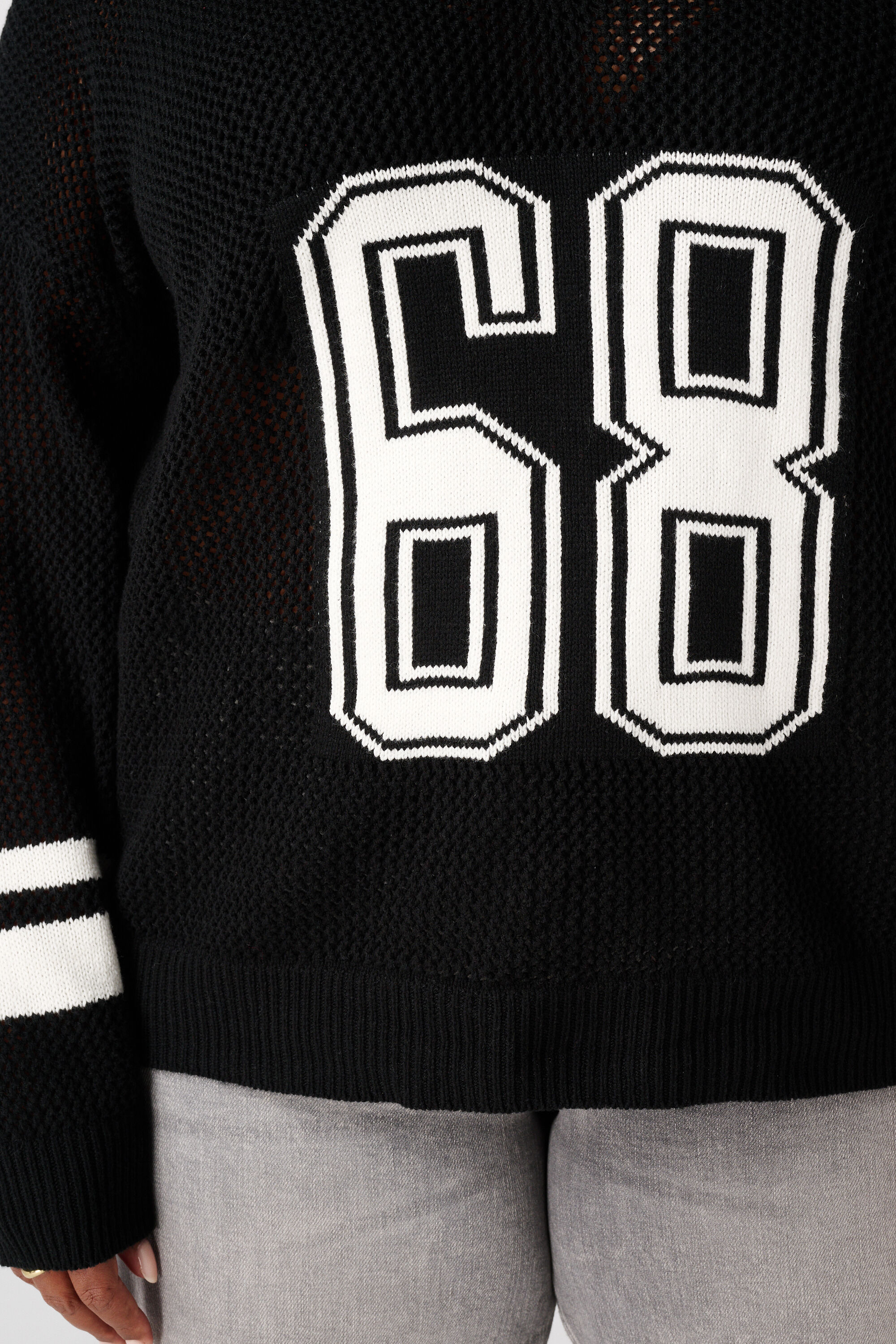 Fijn gebreide varsity trui image number 6