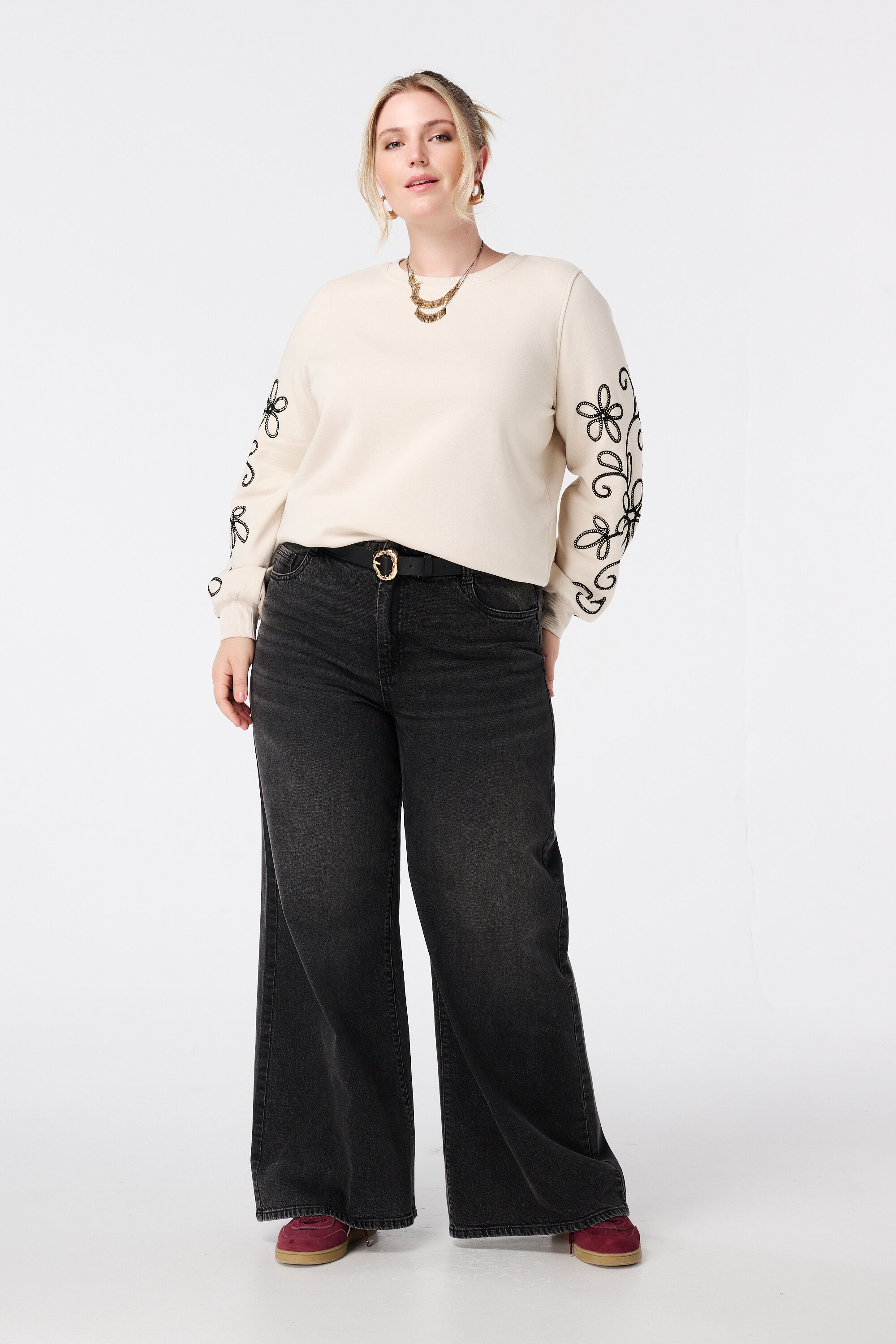 Sweater met broderie details image number 5