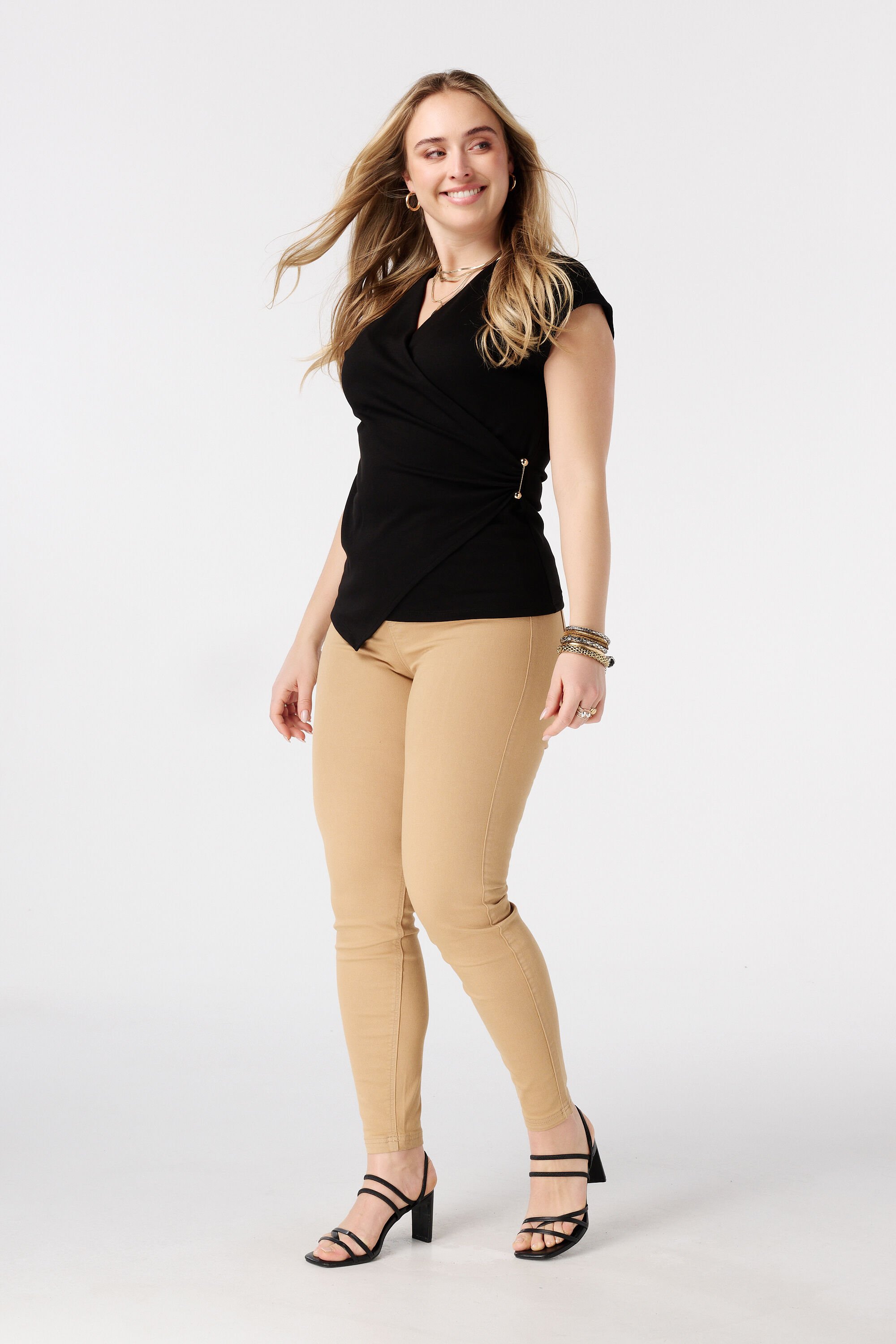 Tregging in jeans look image number 6