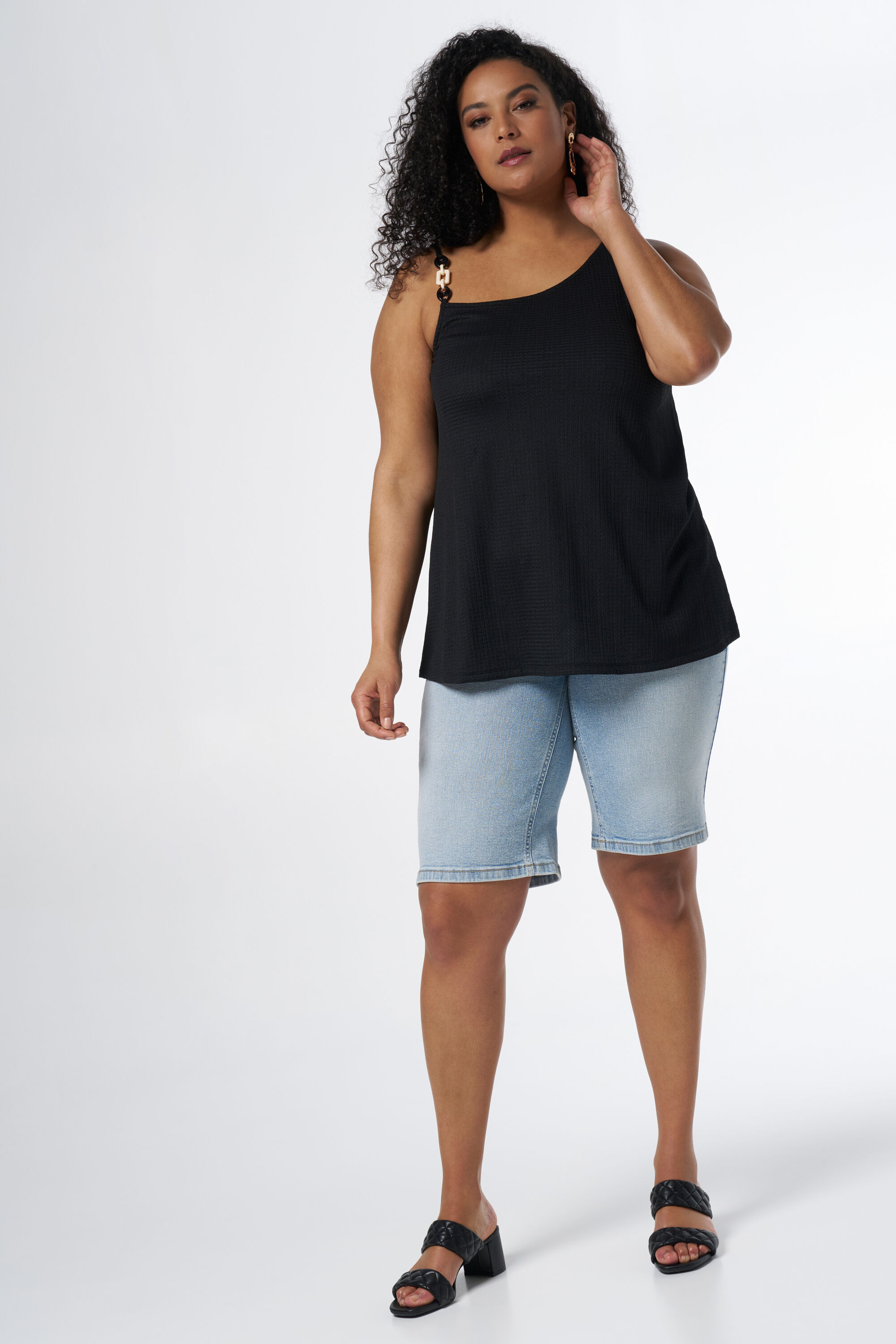 Mouwloze top met kralen detail image number 5