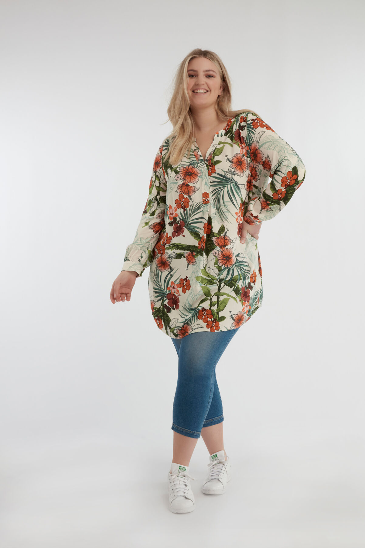 Tuniekblouse met tropische print image number 5