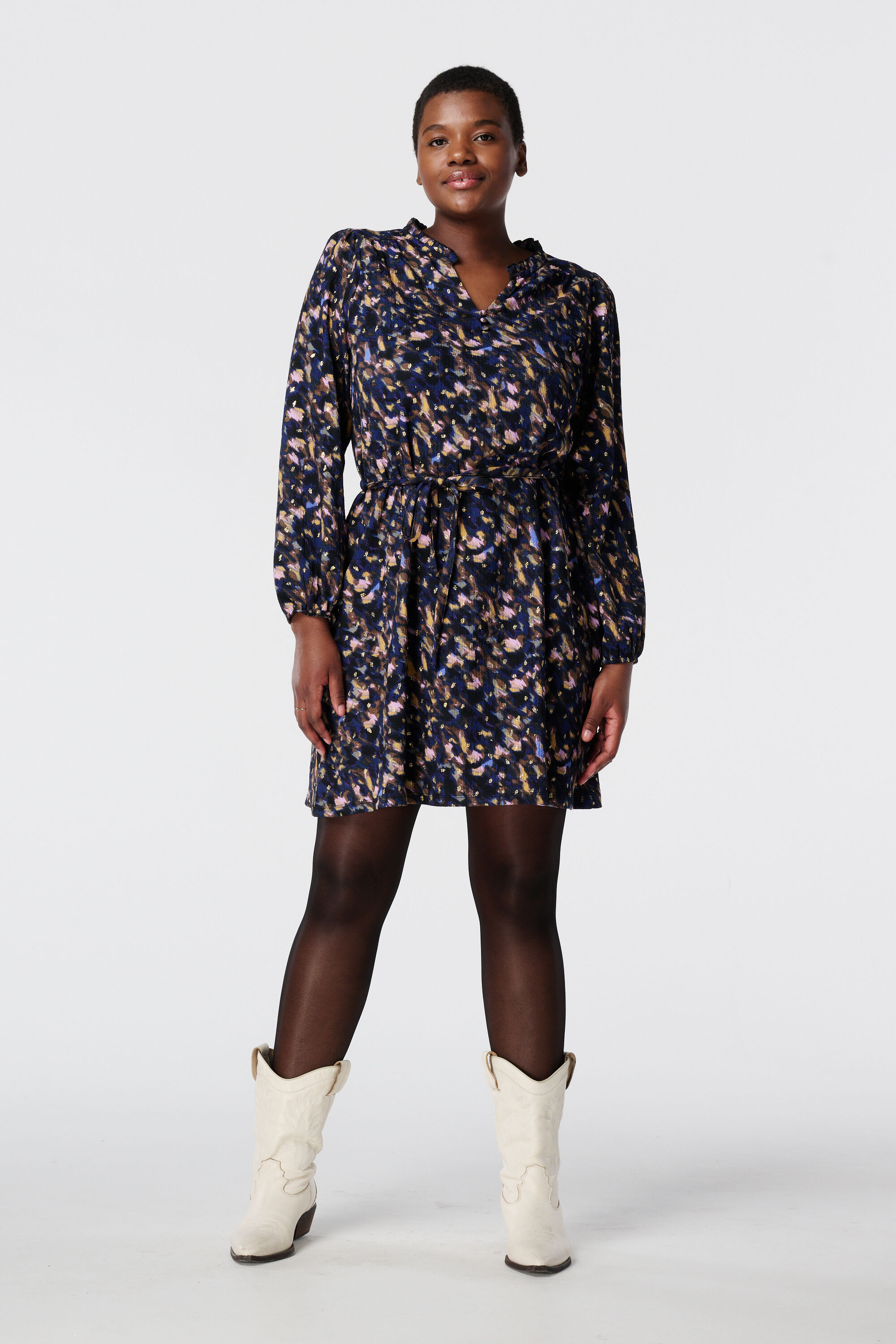 Jurk met gouden details image number 5