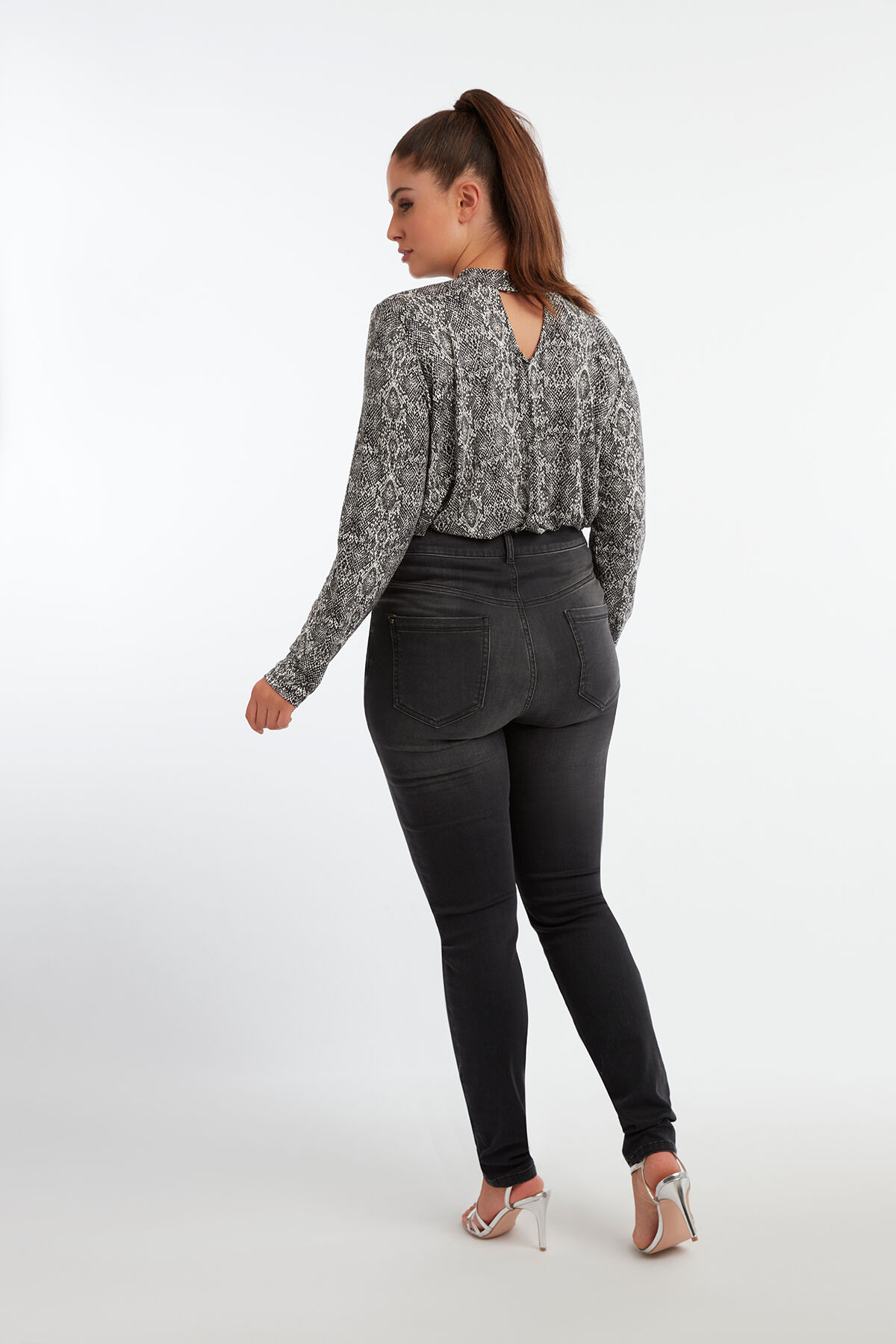 Body met slangen print image number 5