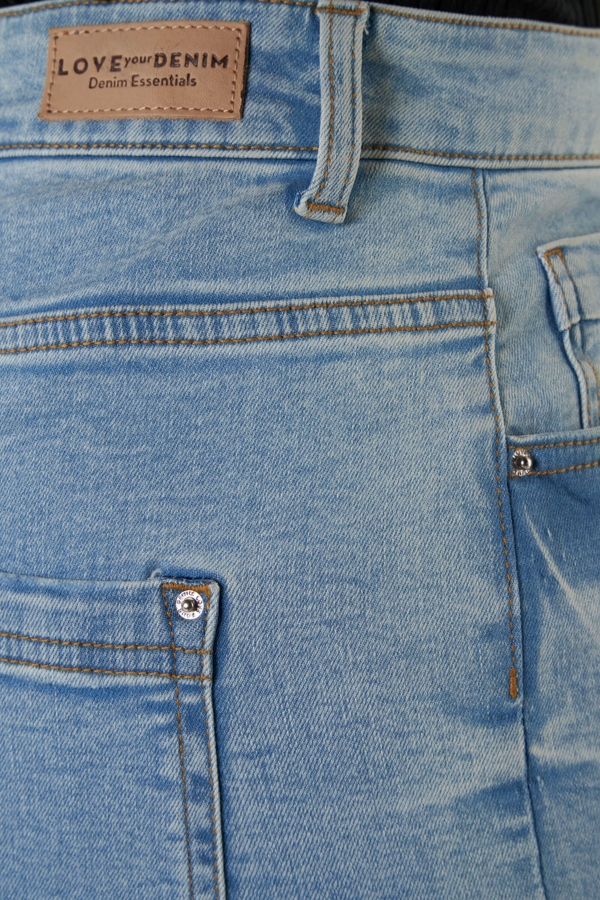 Straight leg jeans LILY 30 inch image number 5