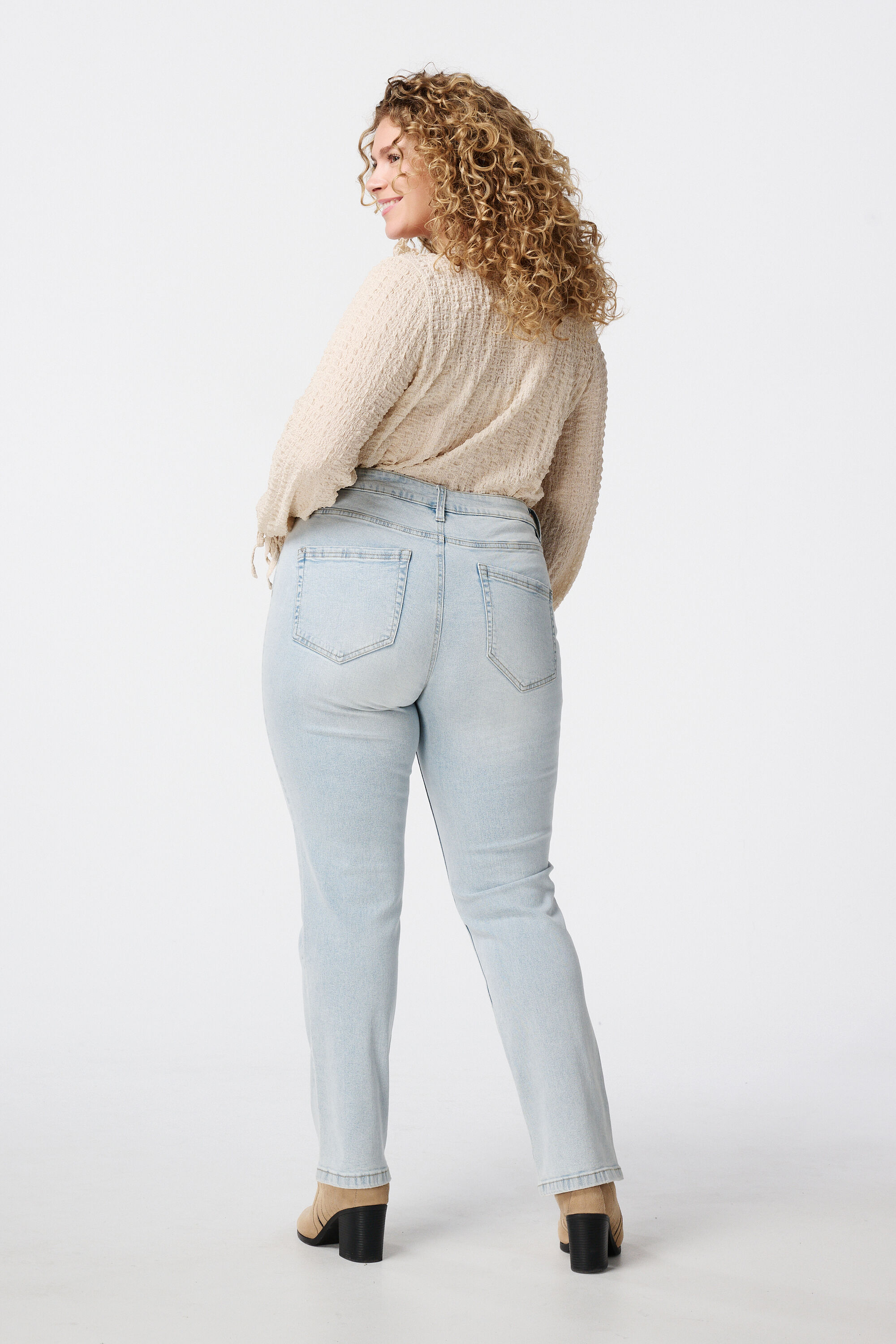 Straight leg jeans LILY image number 3