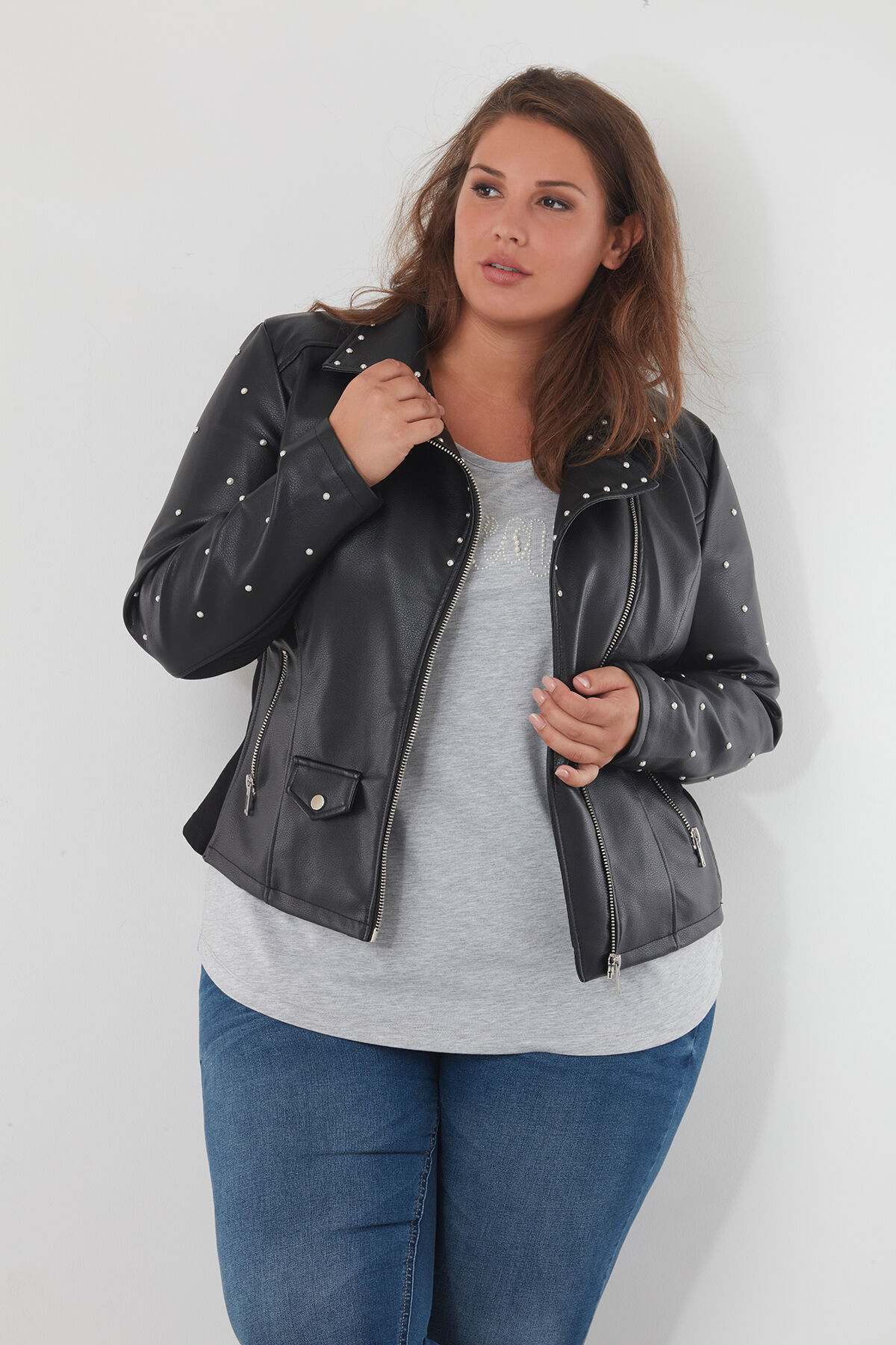 Imitatieleren jasje met parels image number 0