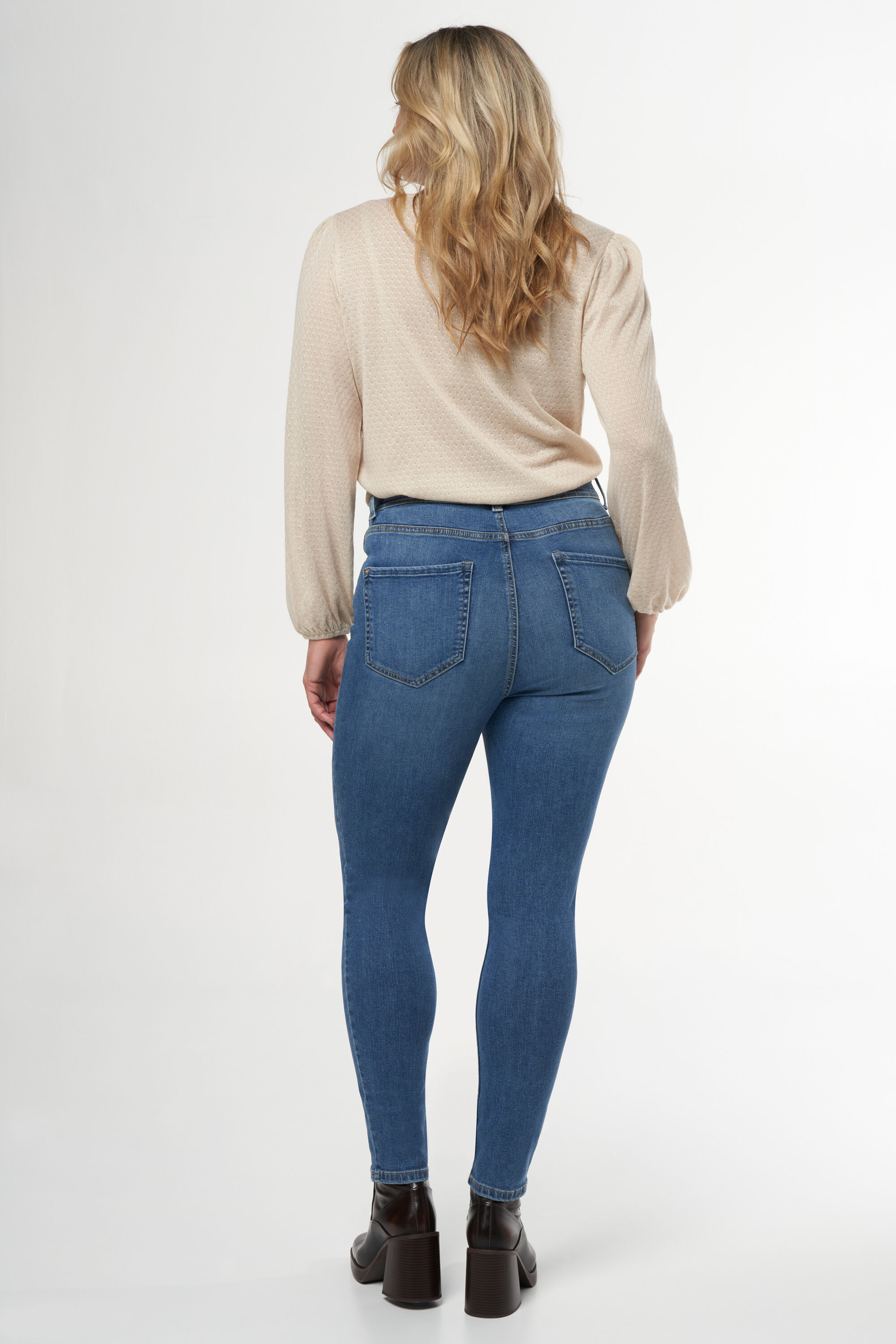 Cherry jeans shop
