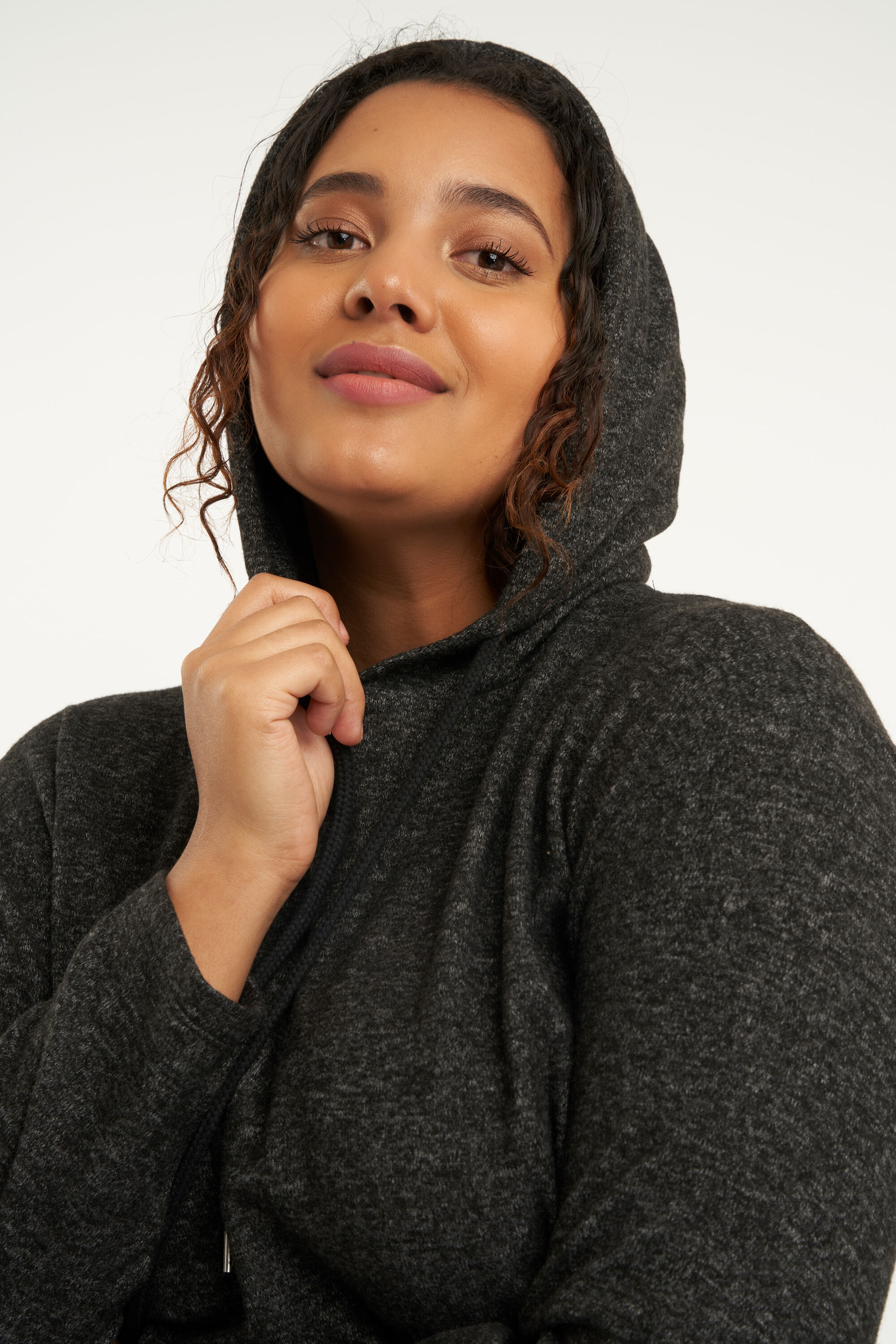 Hoodie image number 4