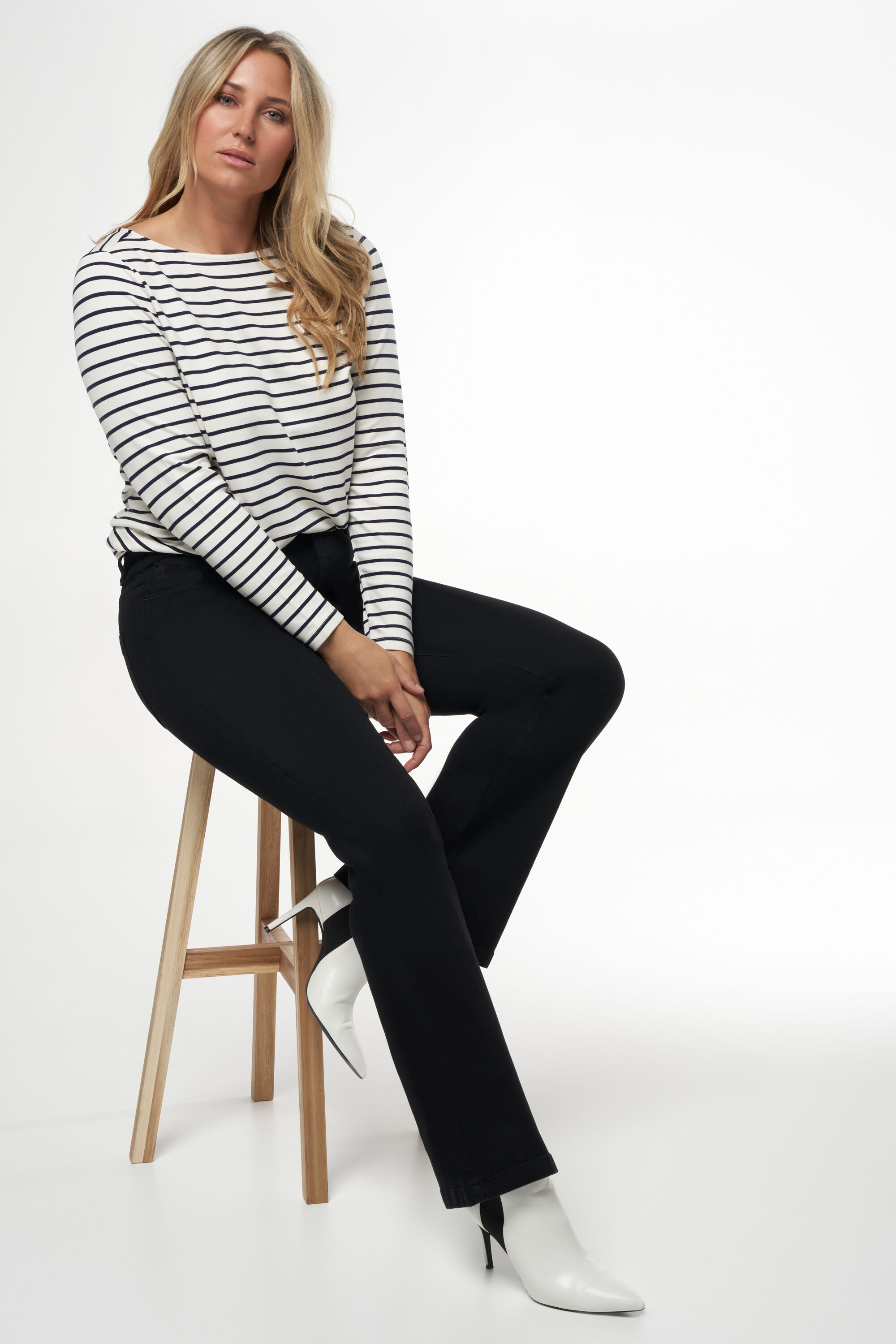 Straight leg jeans LILY image number 6