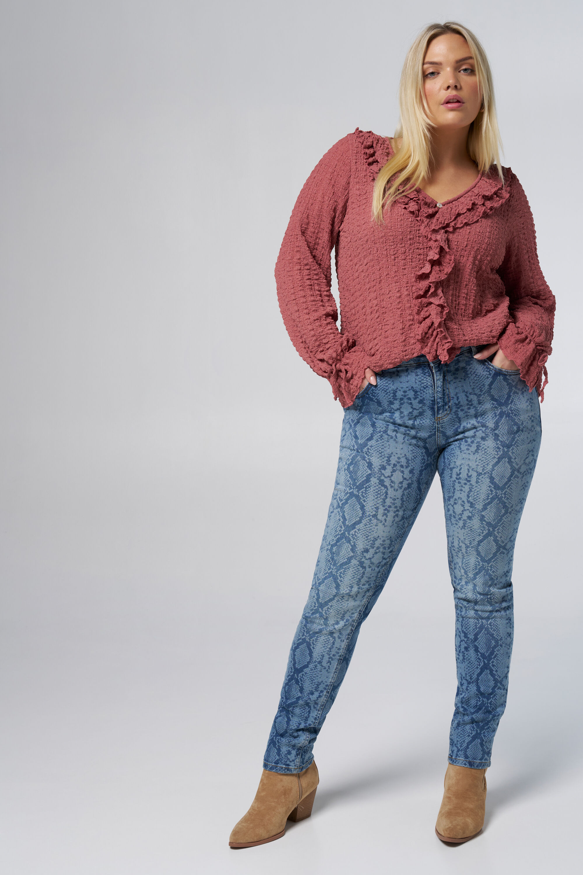 Top met ruffles image number 4