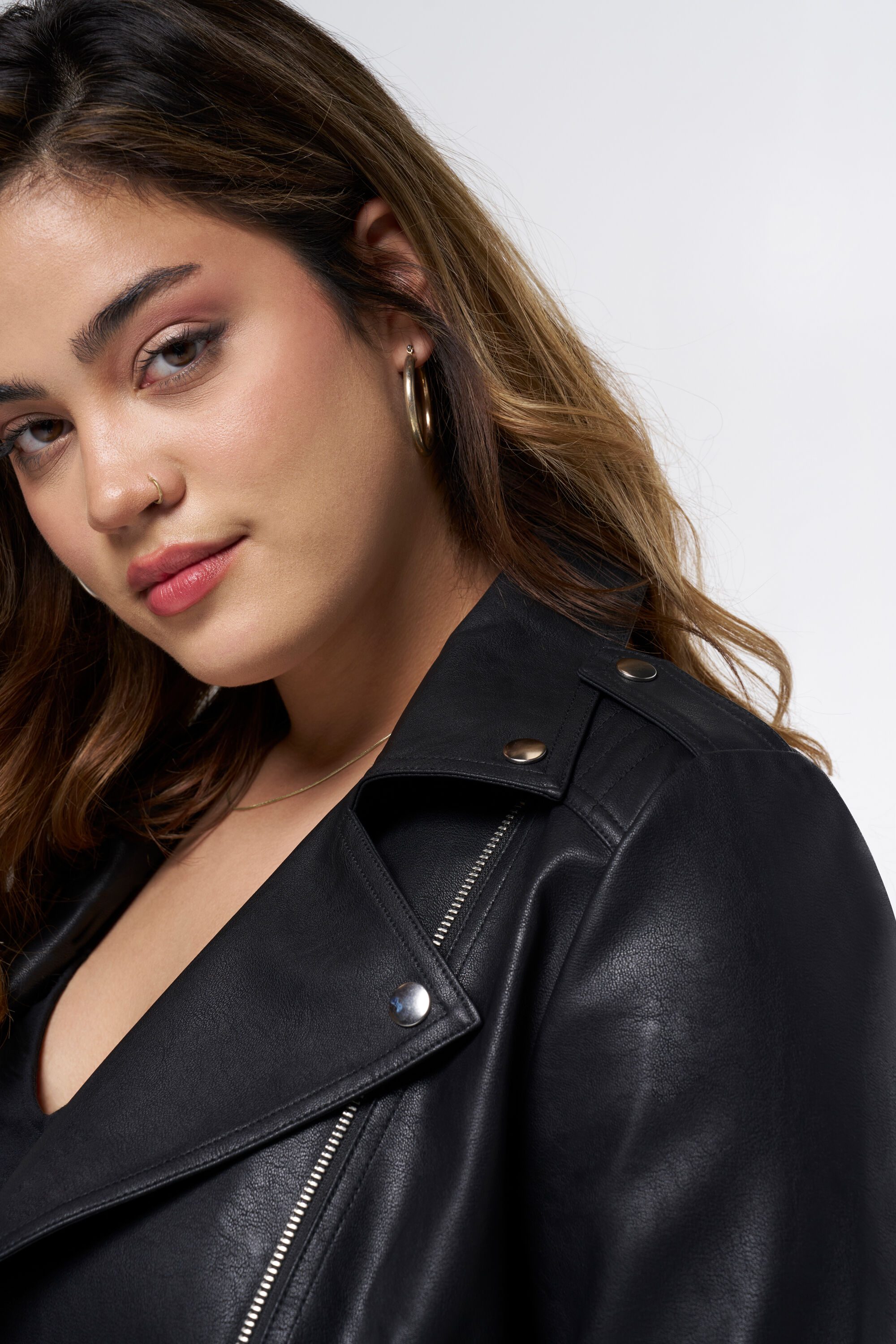 Leerlook jasje met zilveren details image number 4