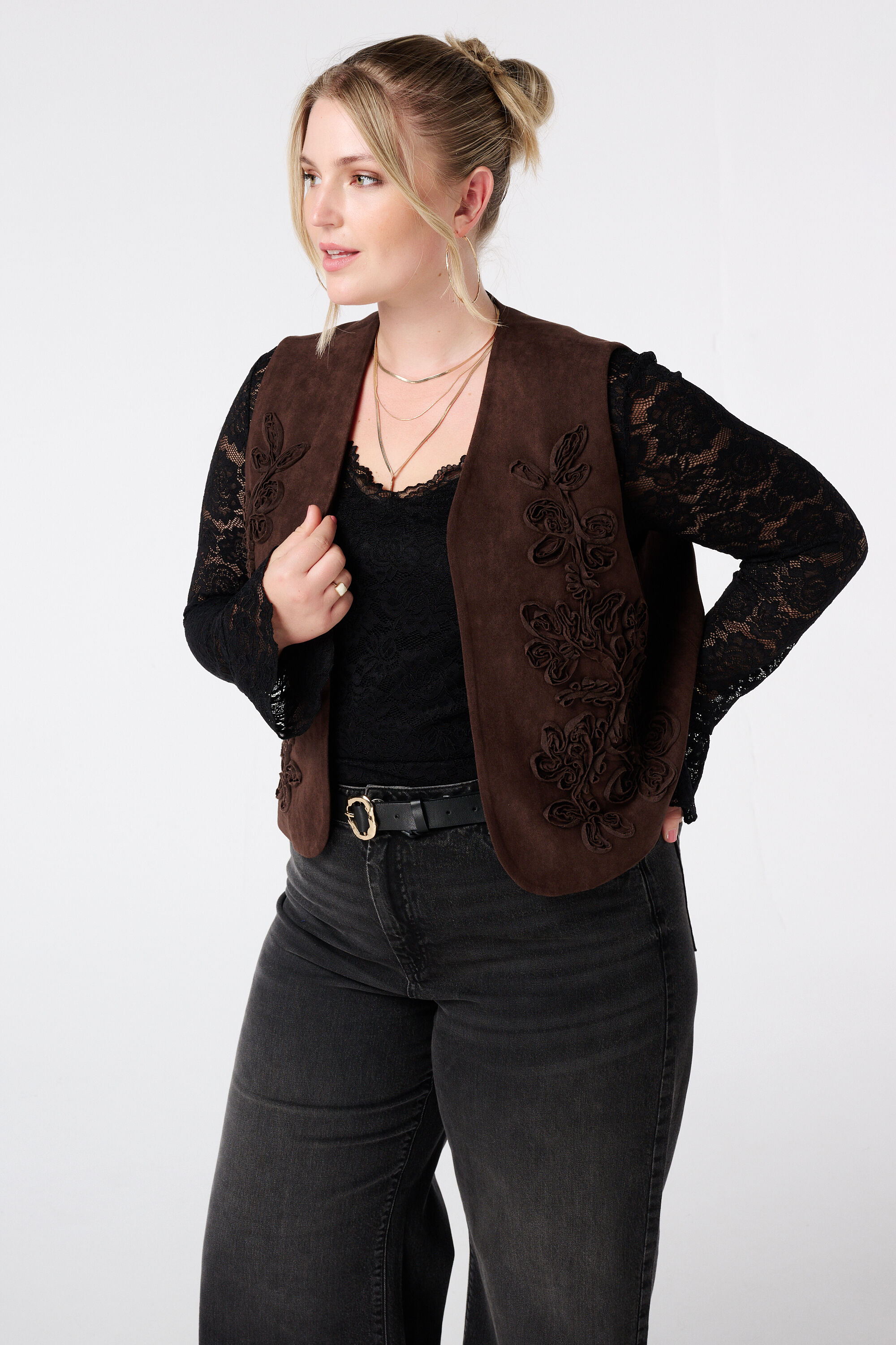 Gilet in su&egrave;de look met broderie