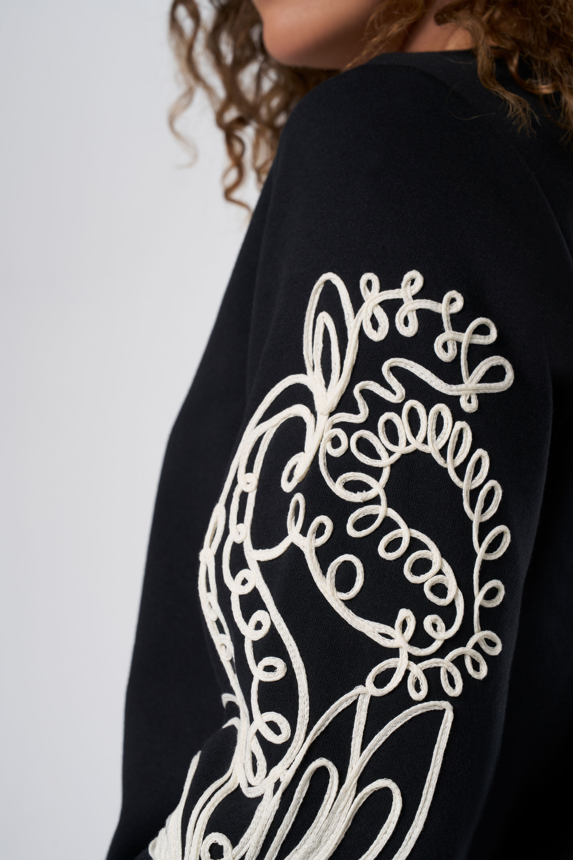 Trui met borduursel image number 4