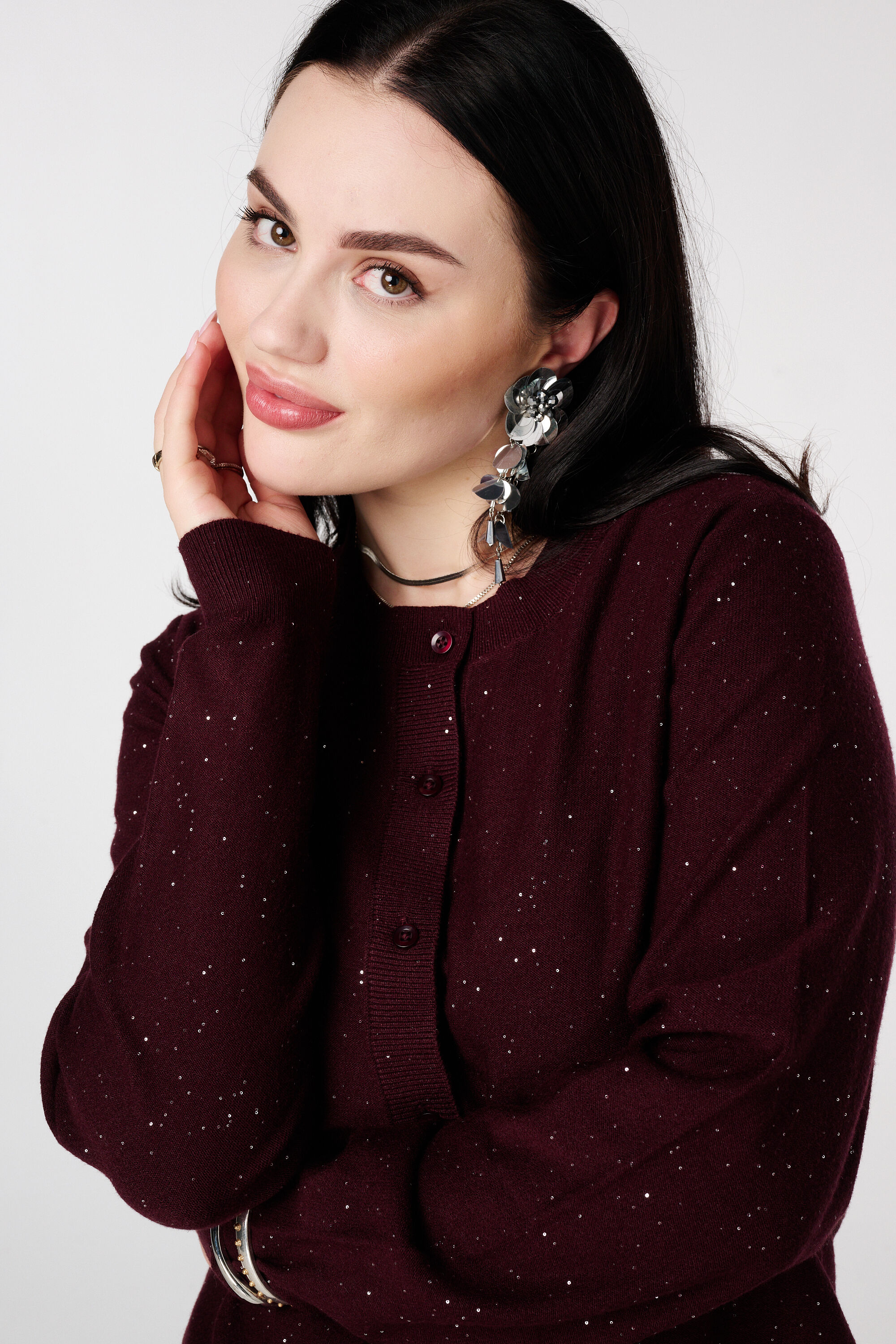 Fijn gebreid vestje met mini pailletten image number 4