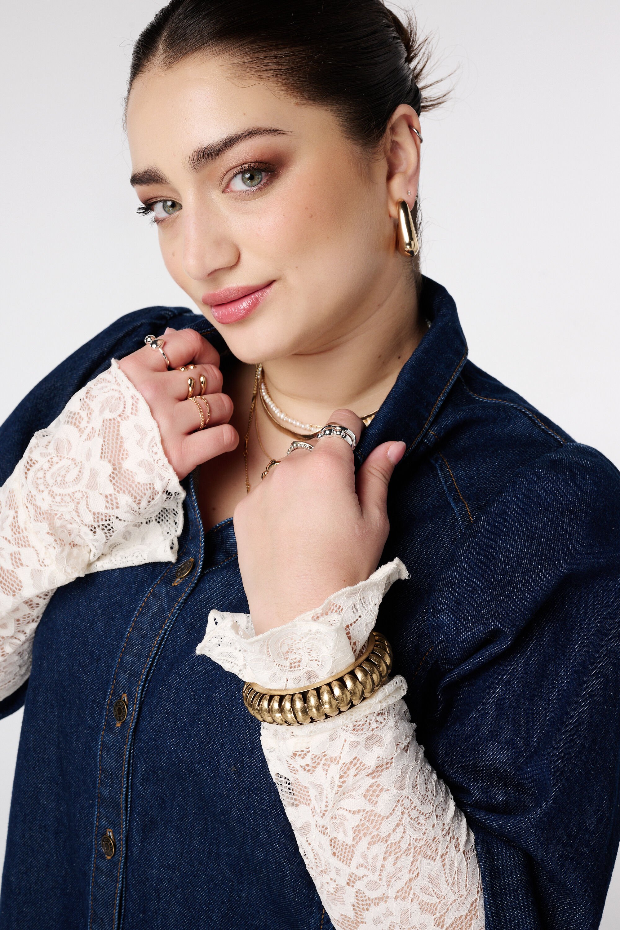 Denim blouse met pofmouwen image number 4