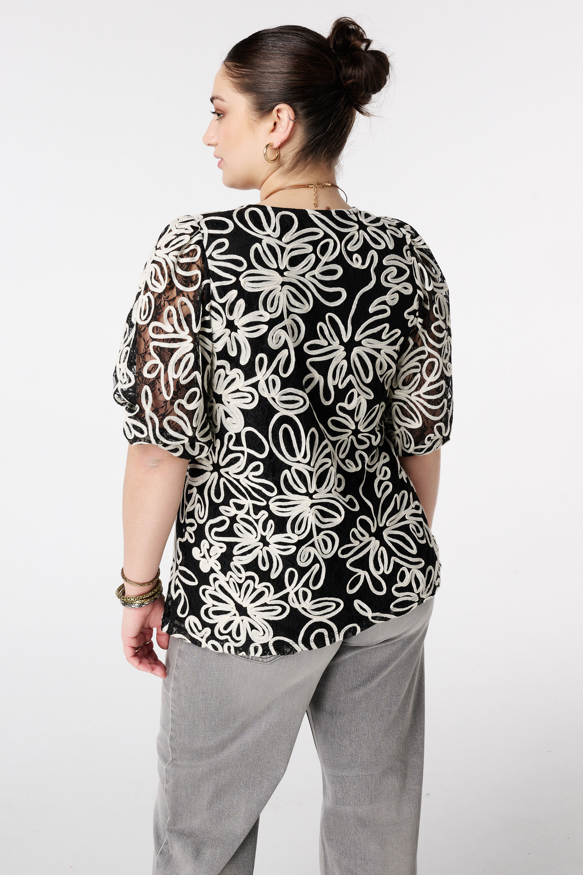 Top met embroidery  image number 3