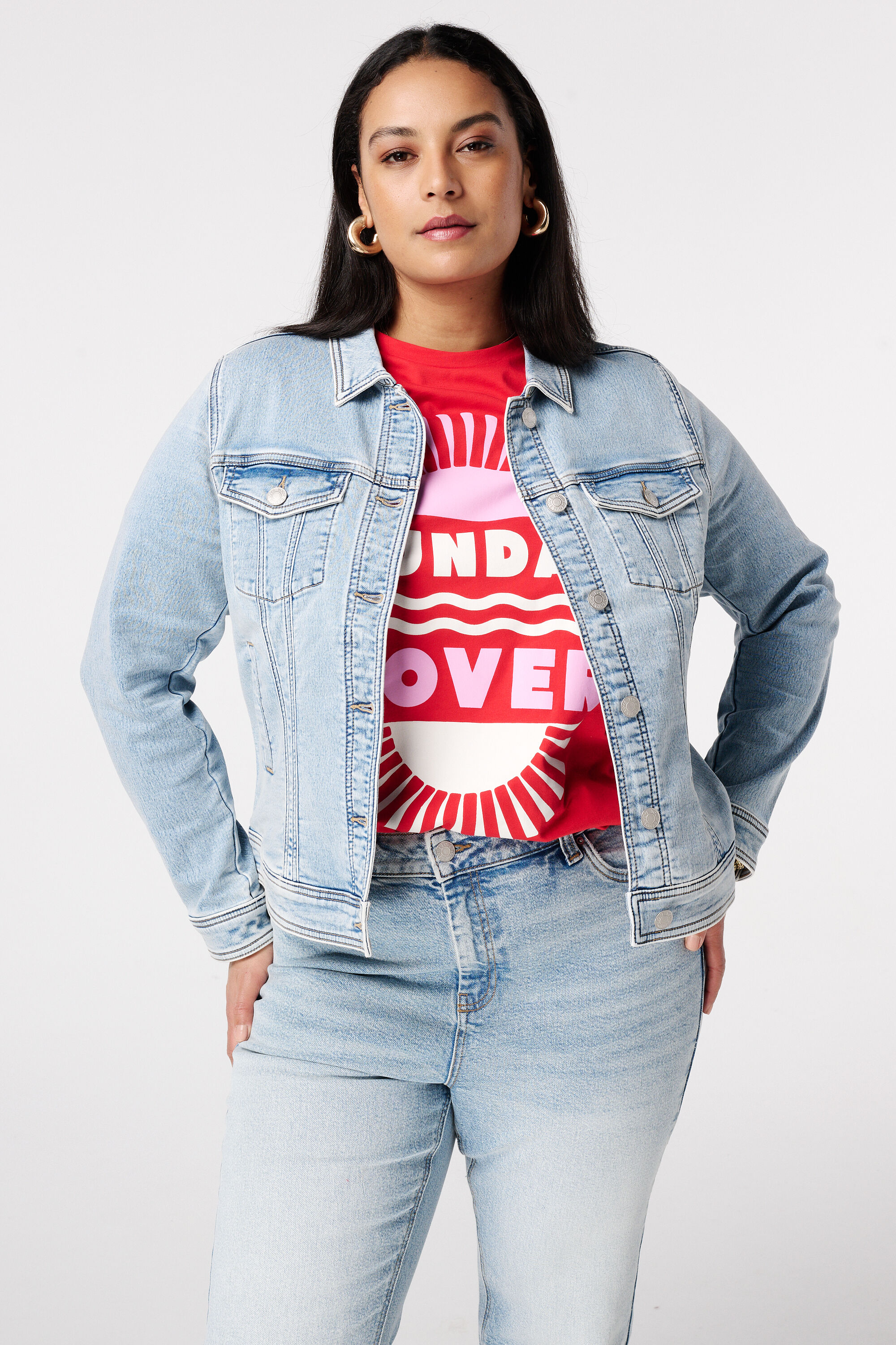 Spijkerjas met knoopsluiting