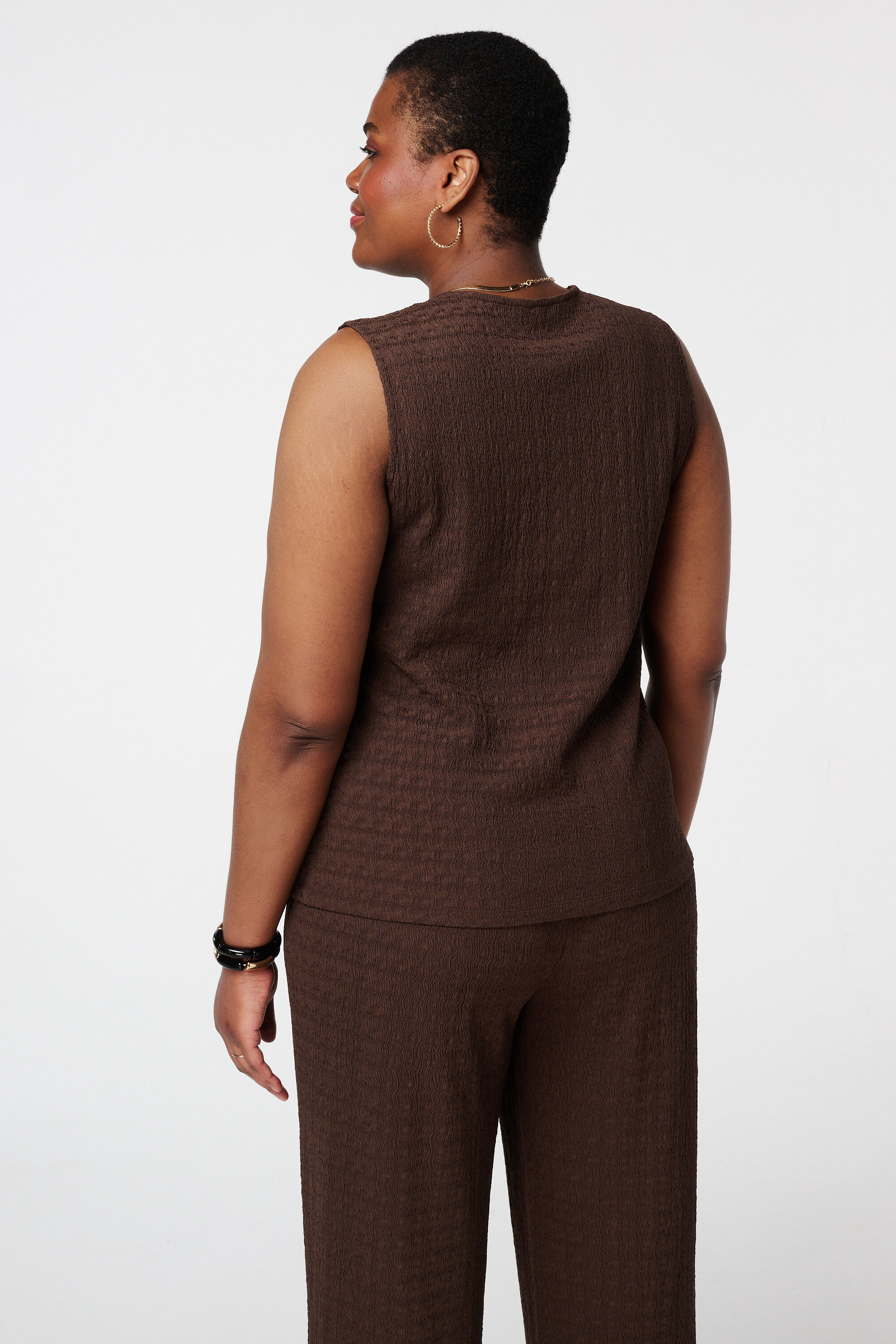 Bruine button up tank top image number 3