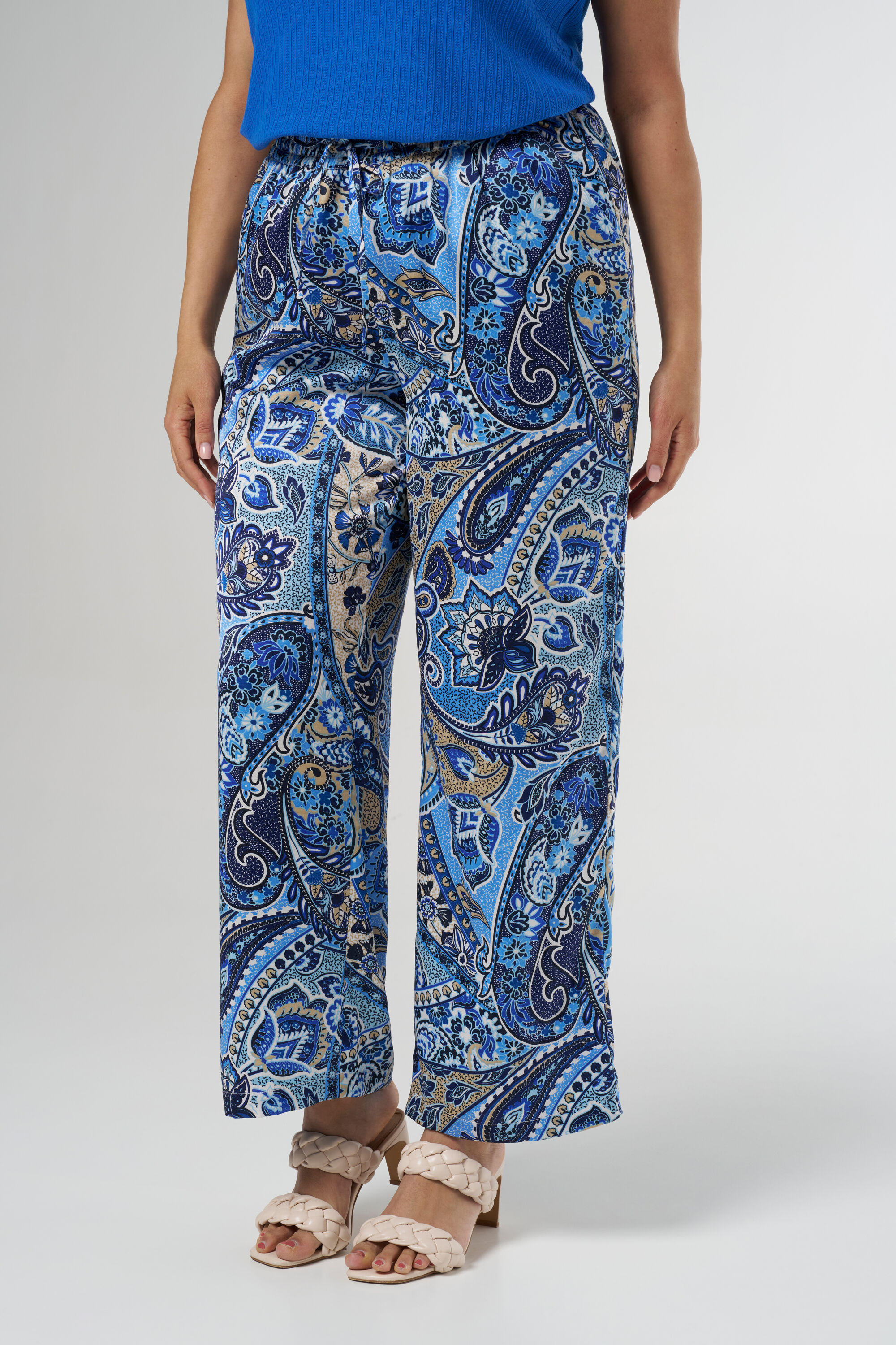 Ruimvallende broek met print image number 5