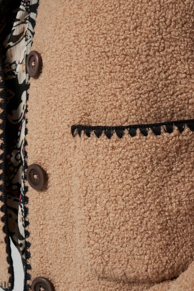 Teddy jasje met knopen image number 4