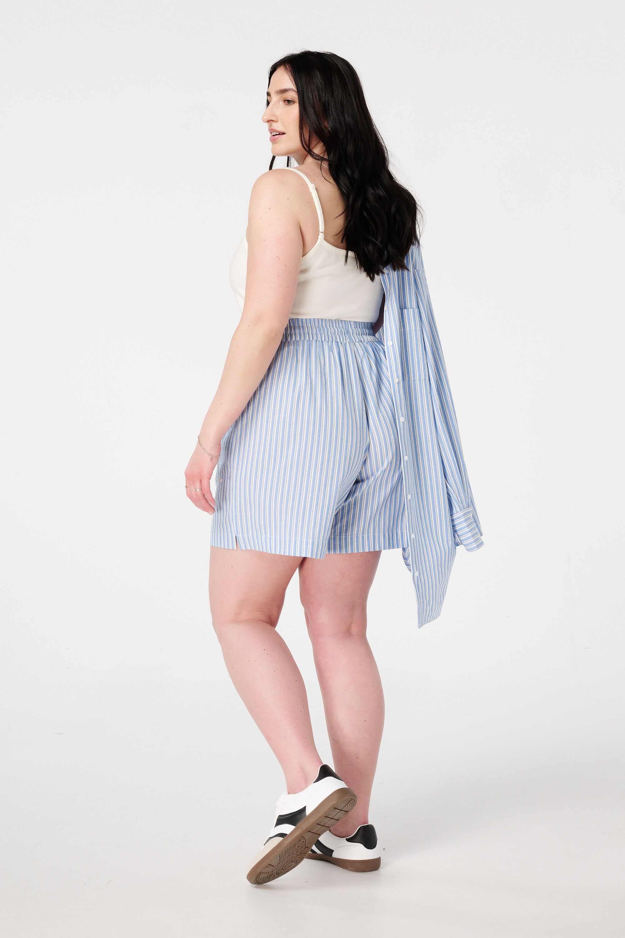 Gestreepte short met elastische tailleband image number 3