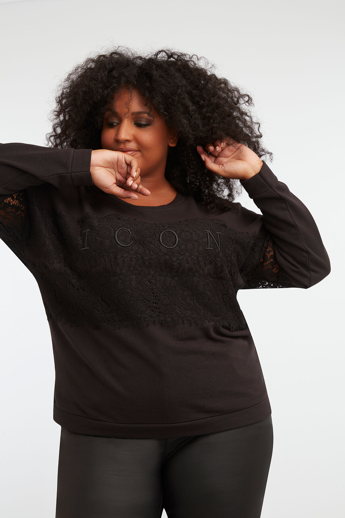 Sweater met kantdetails image number 3