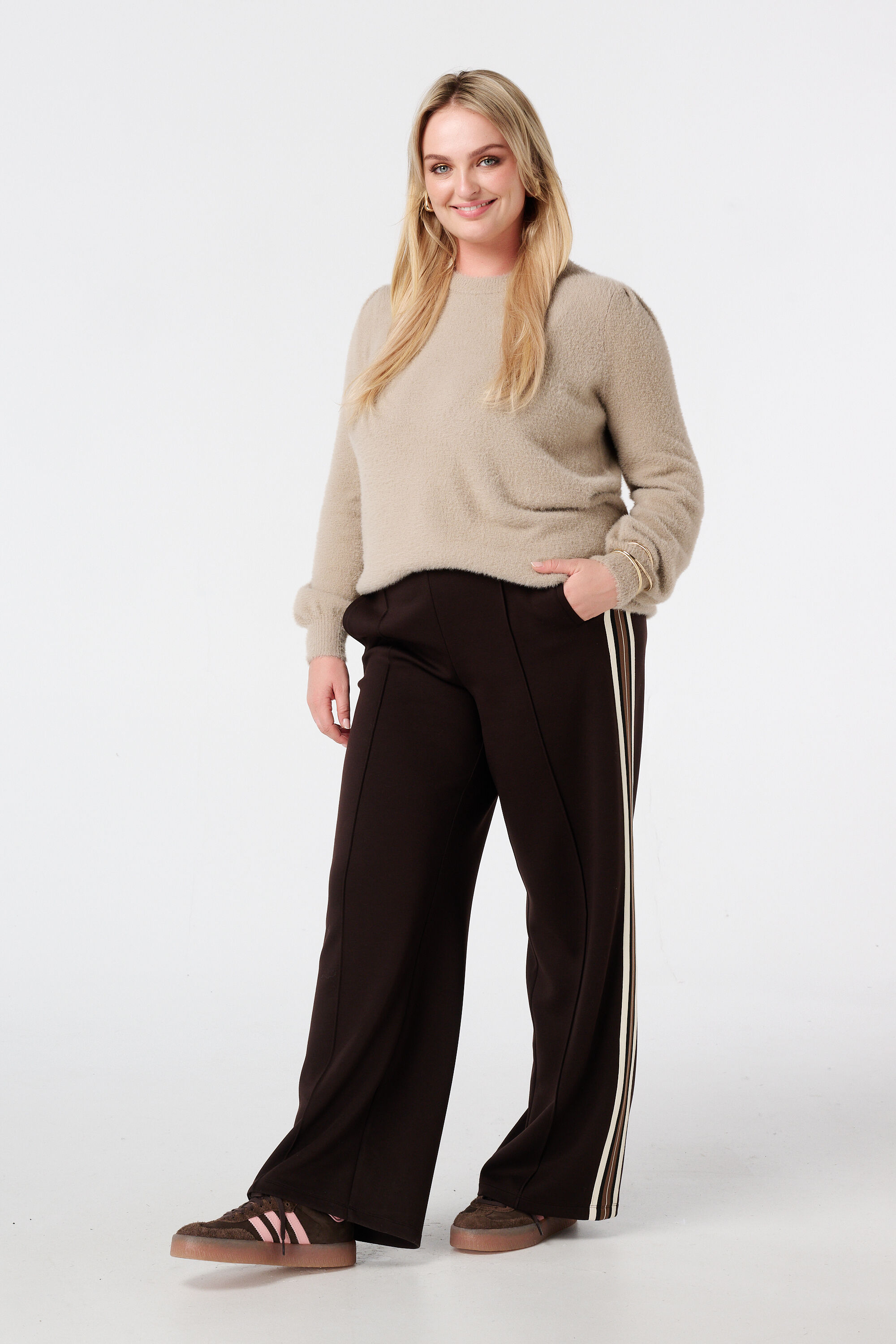 Gebreide trui van zachte garen image number 5