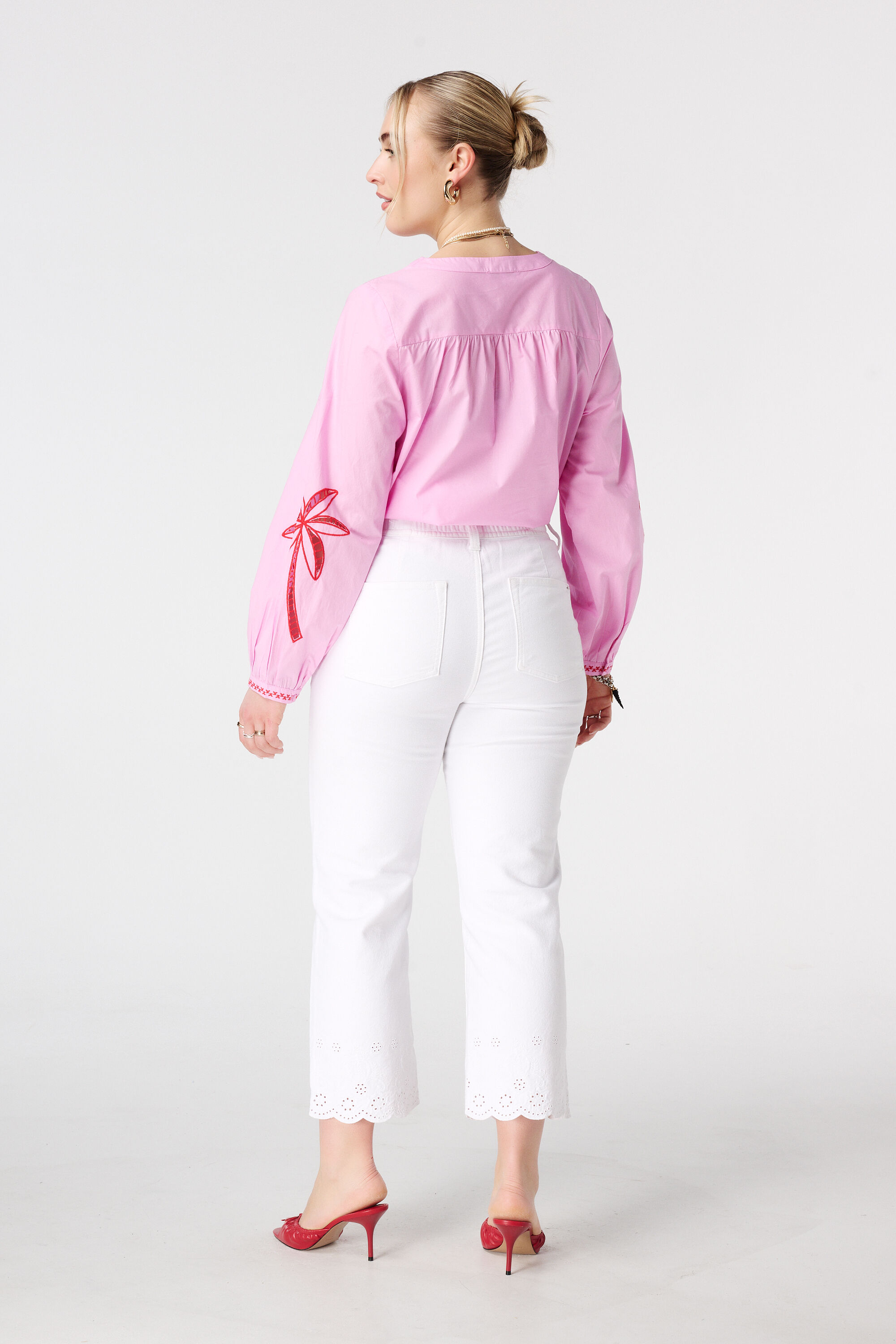 Straight leg jeans met broderie pijpen image number 3