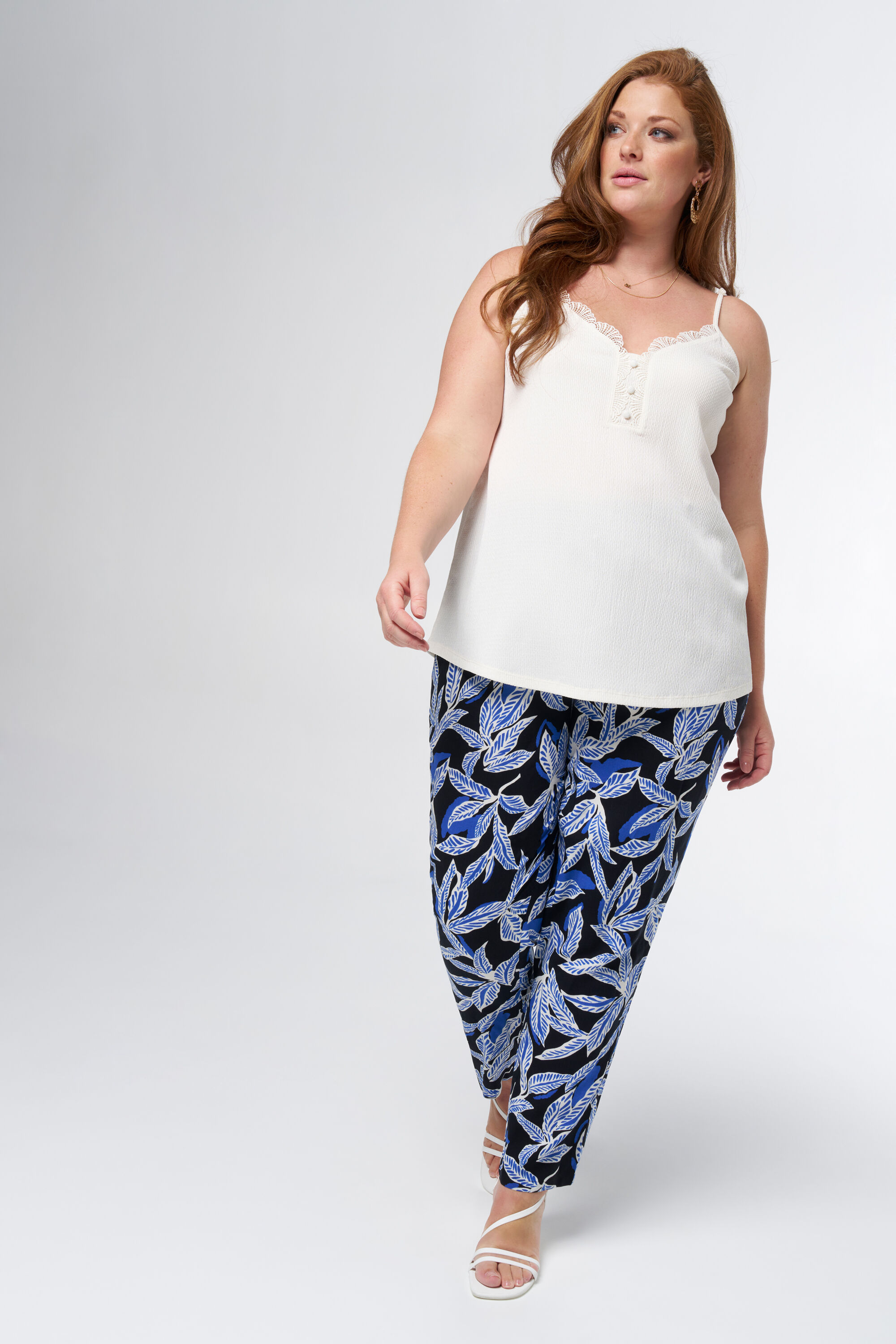 Mouwloze top met details image number 5