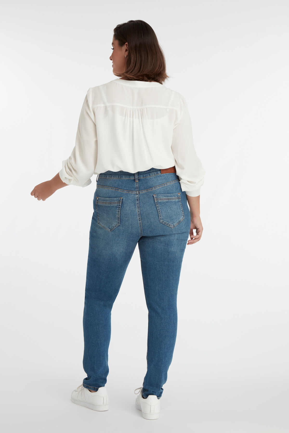 Slim leg jeans IRIS  image number 5