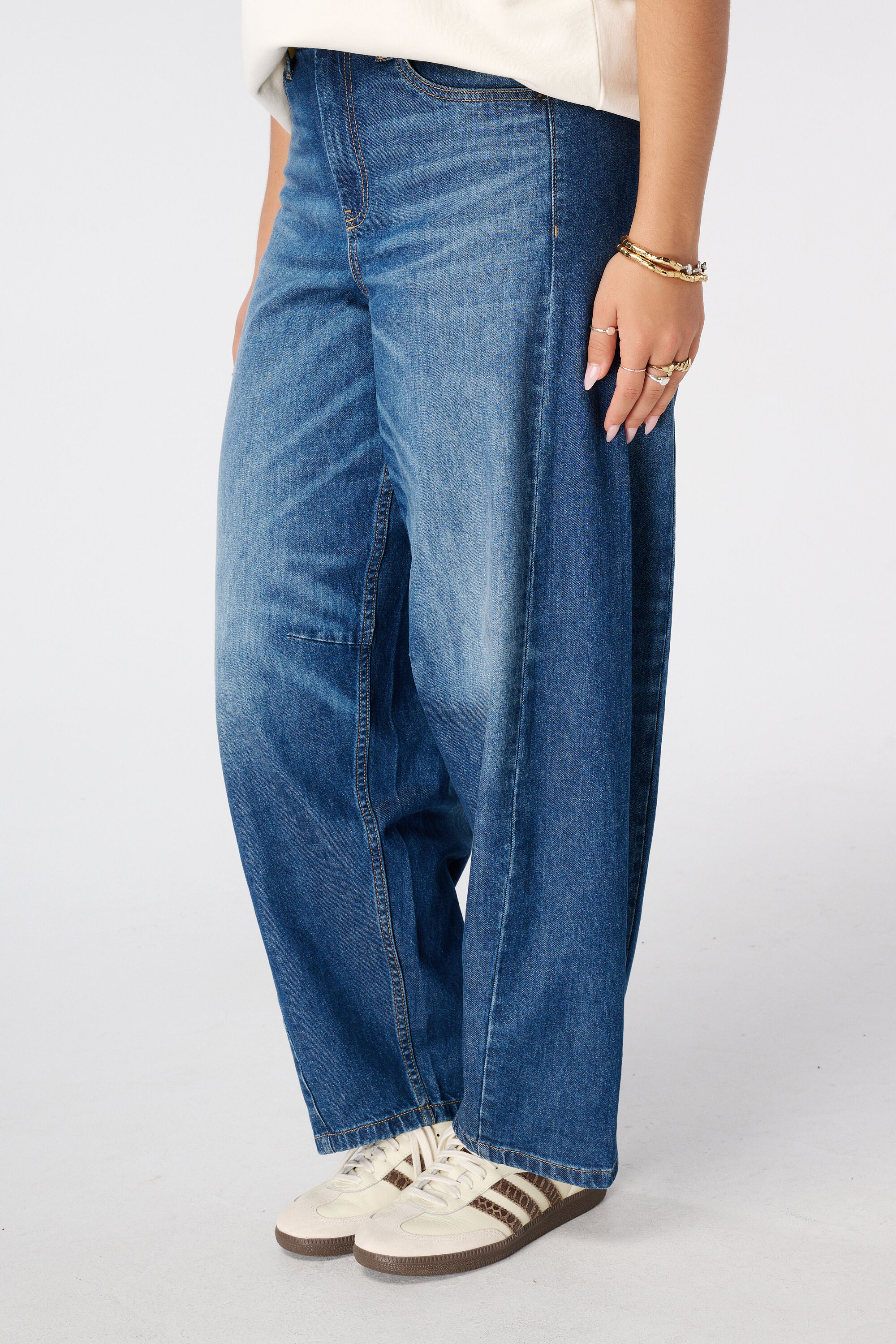 Balloon jeans image number 5