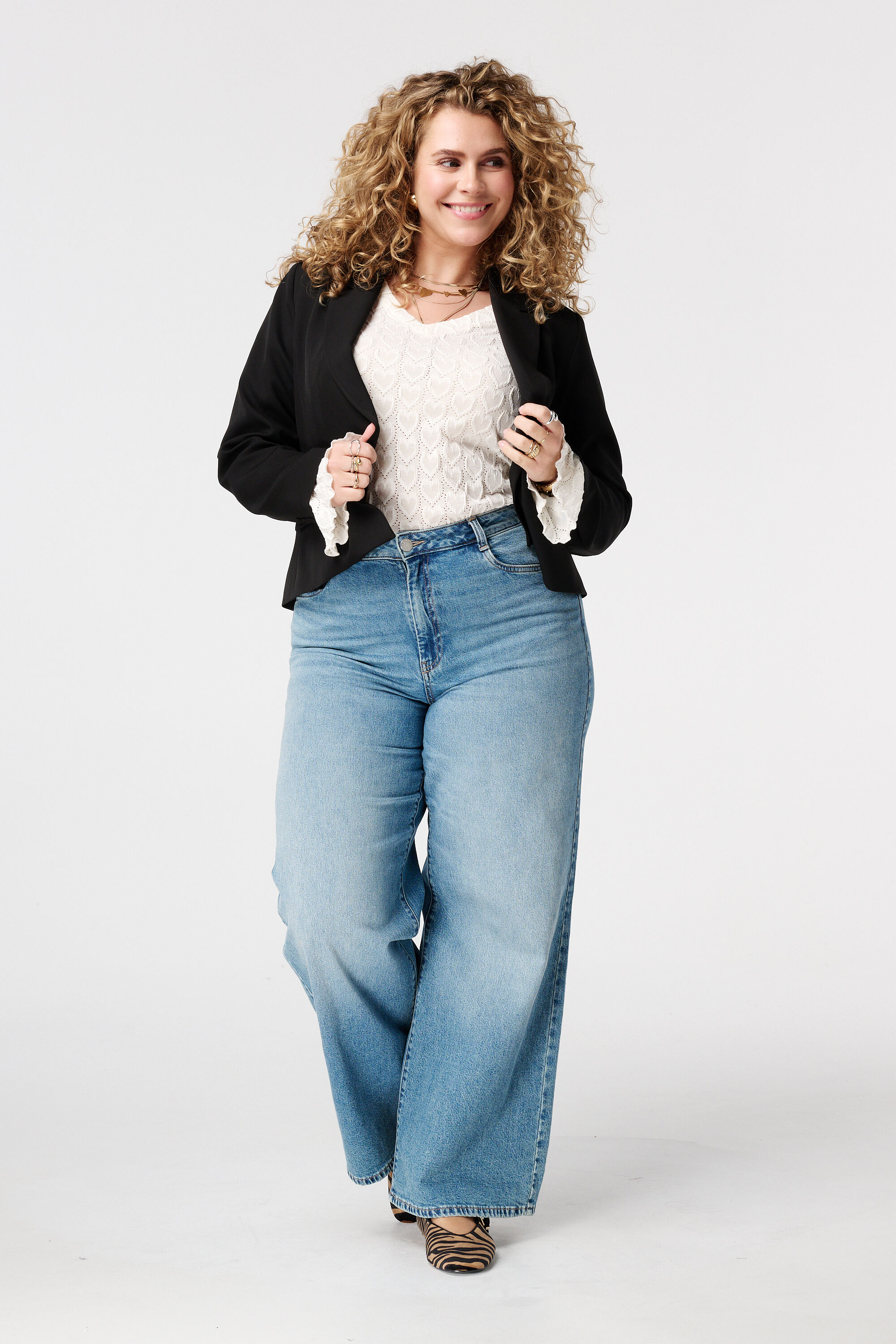 Cropped blazer image number 5